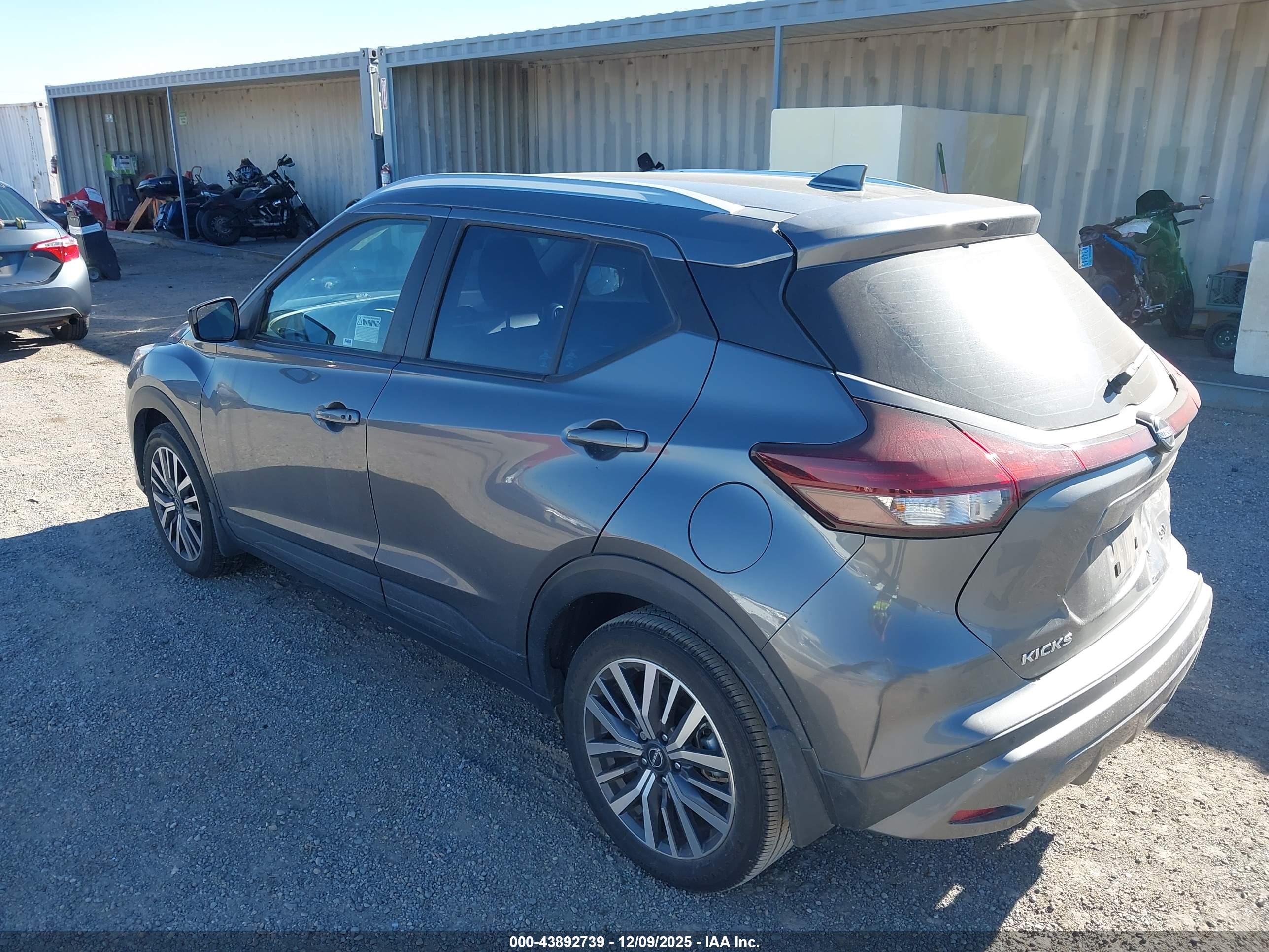 NISSAN KICKS image 3