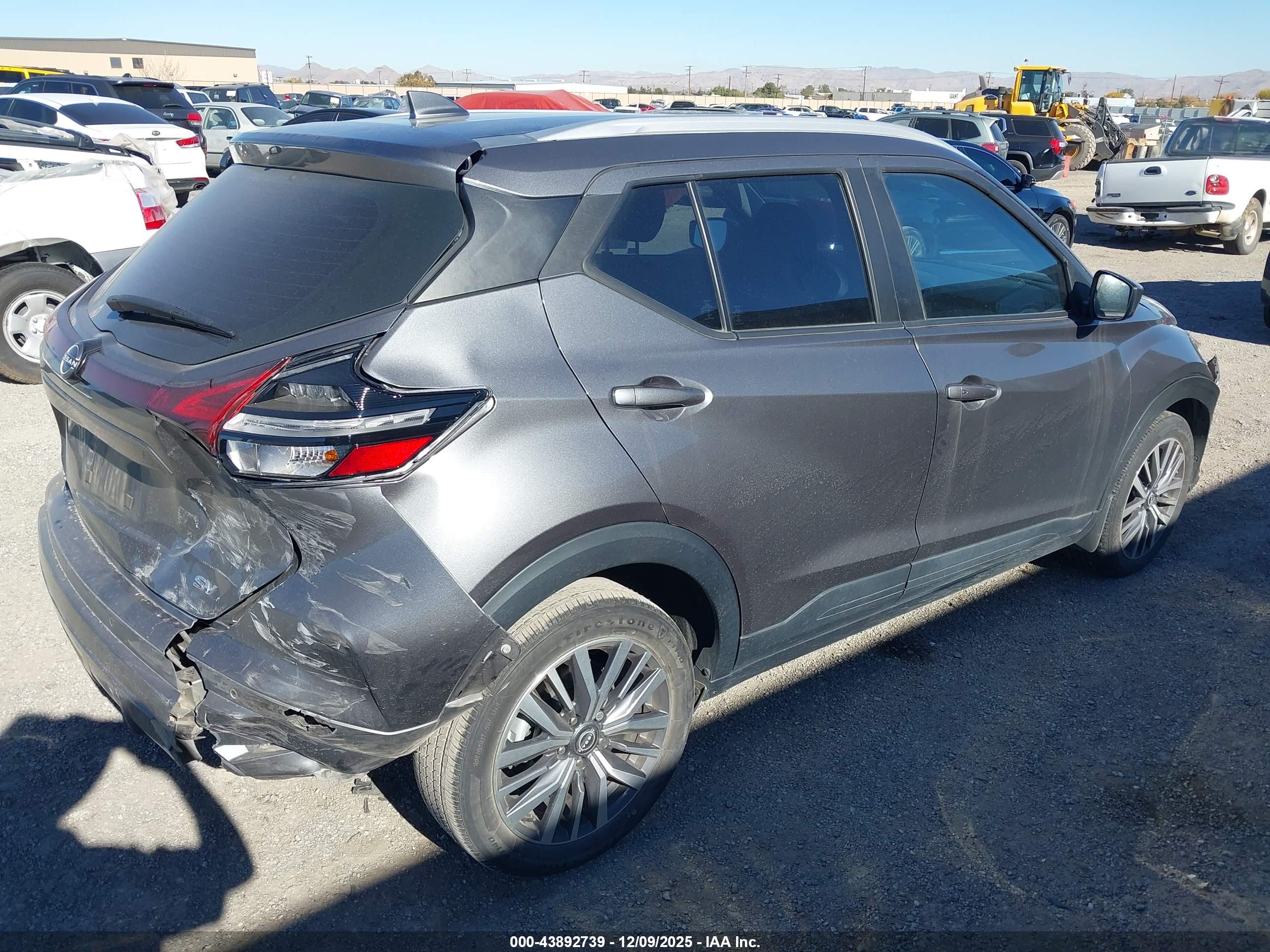 NISSAN KICKS image 4