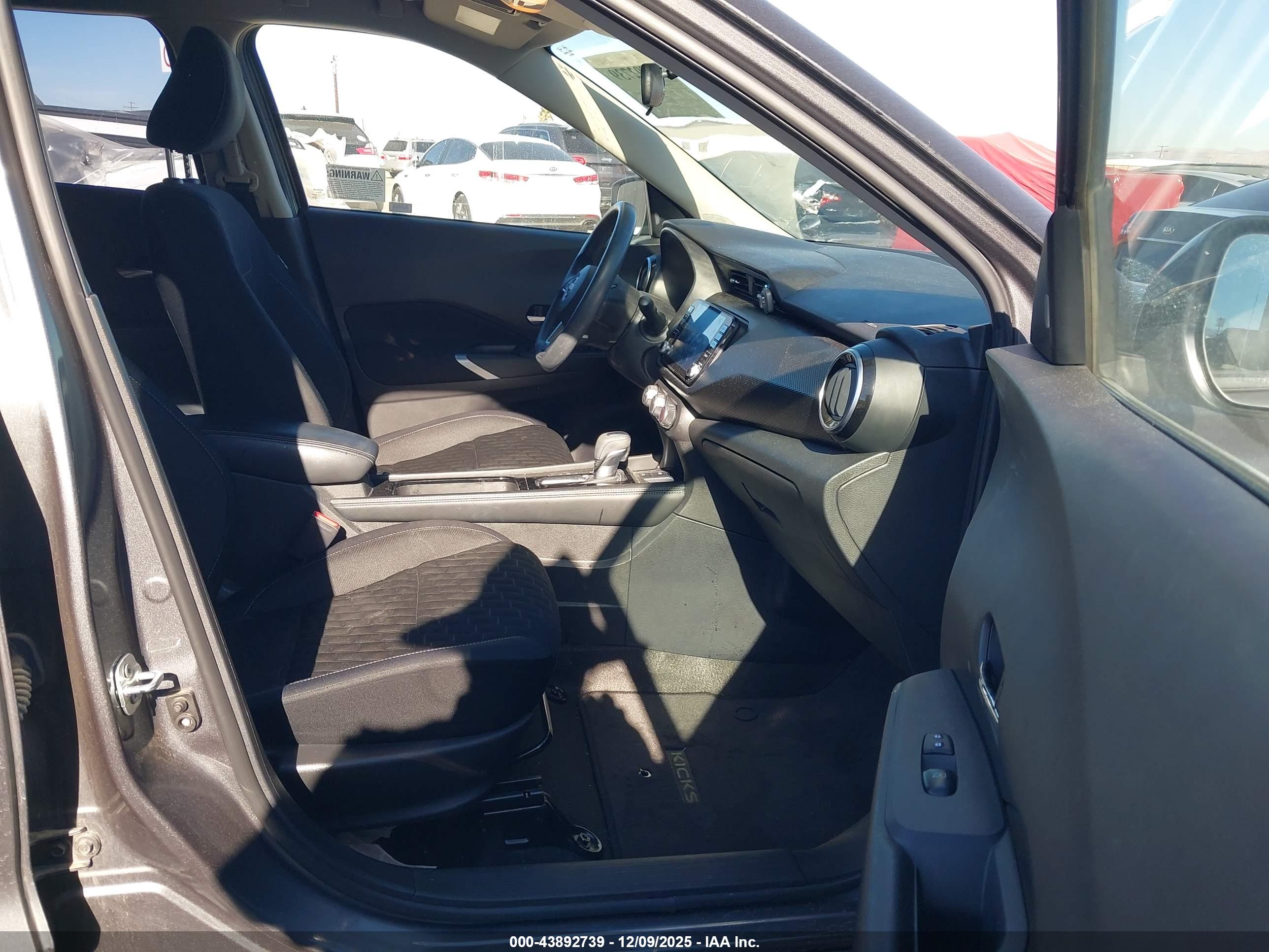 NISSAN KICKS image 5