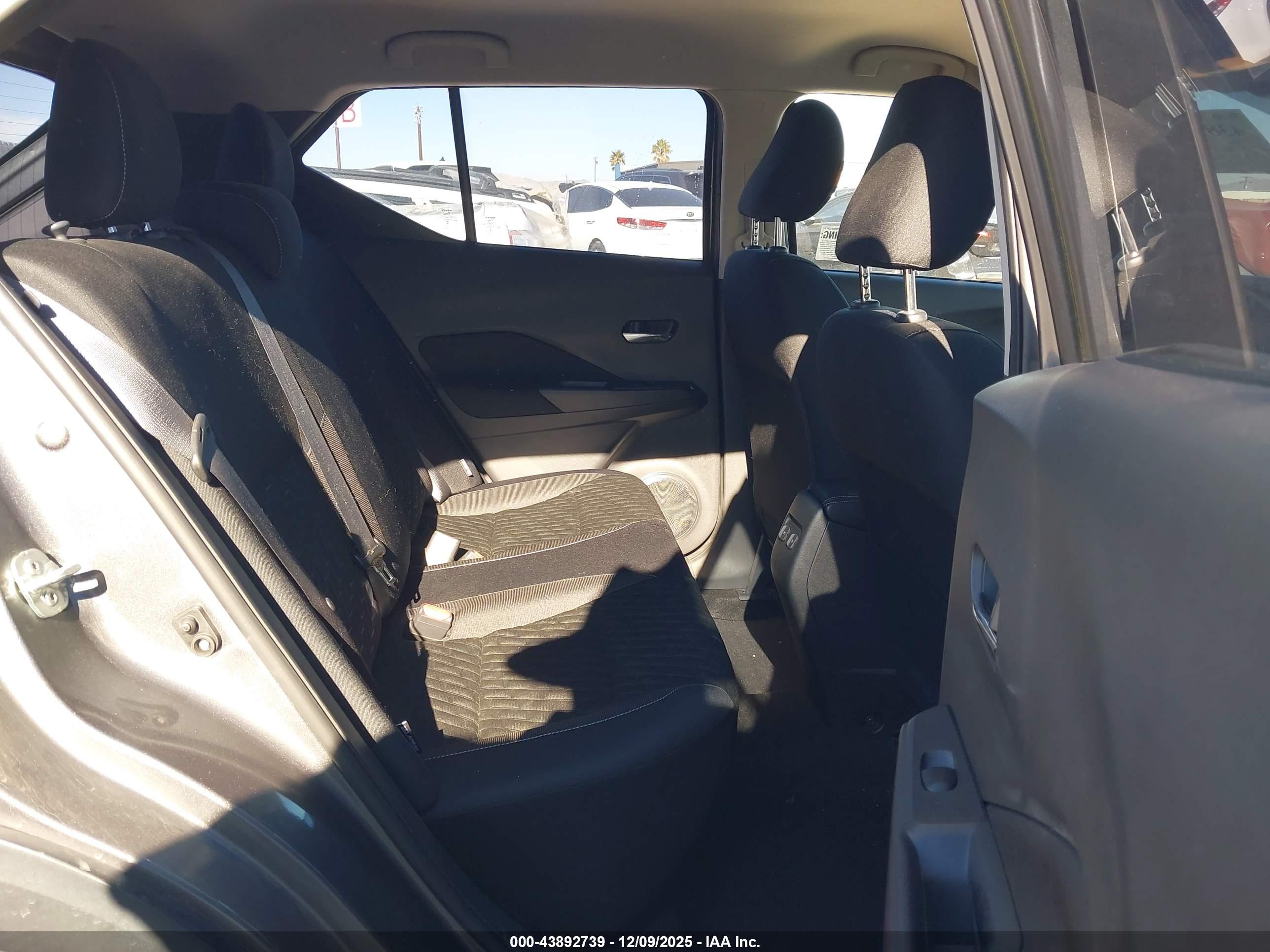 NISSAN KICKS image 8