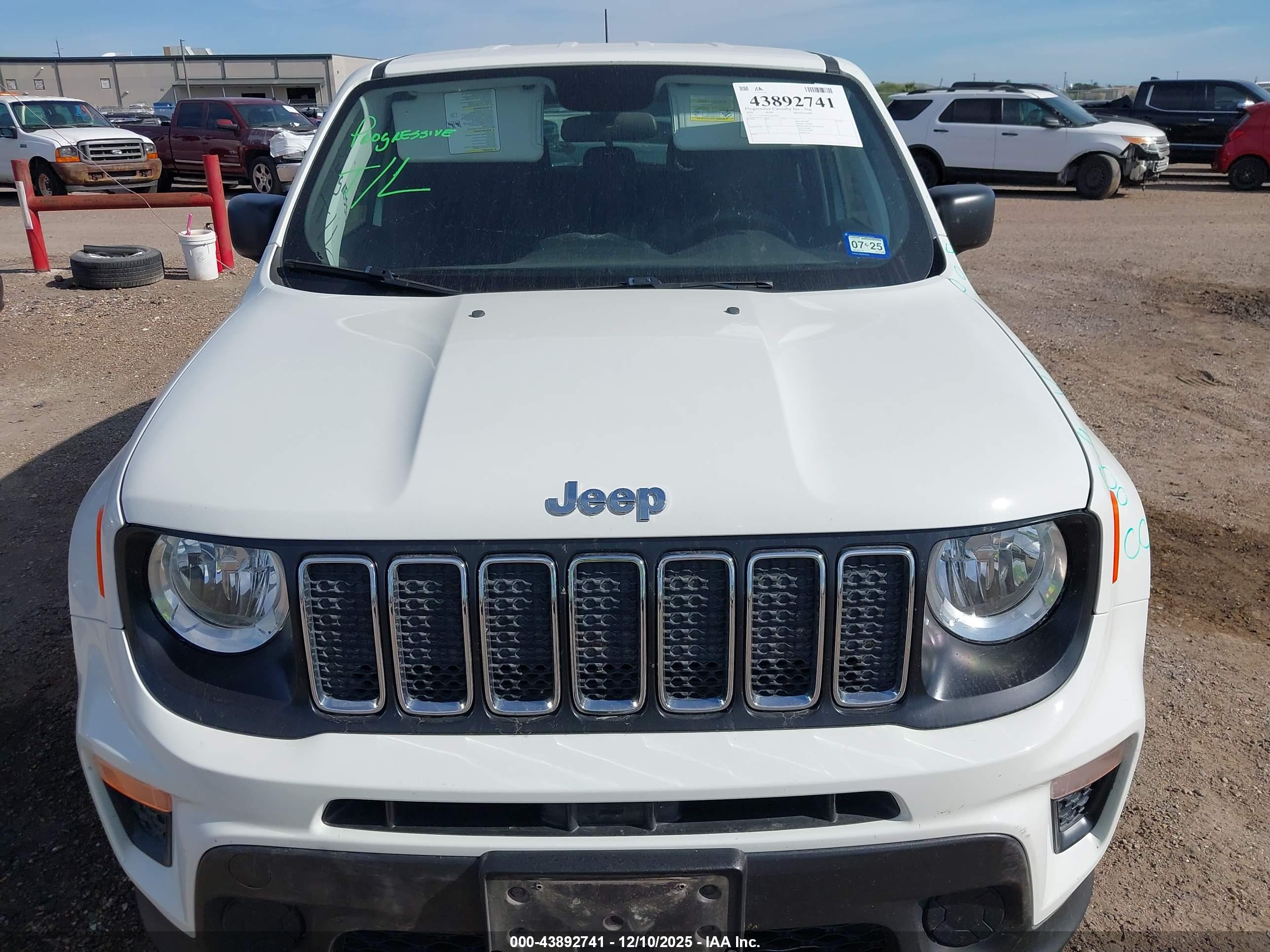 JEEP RENEGADE image 6