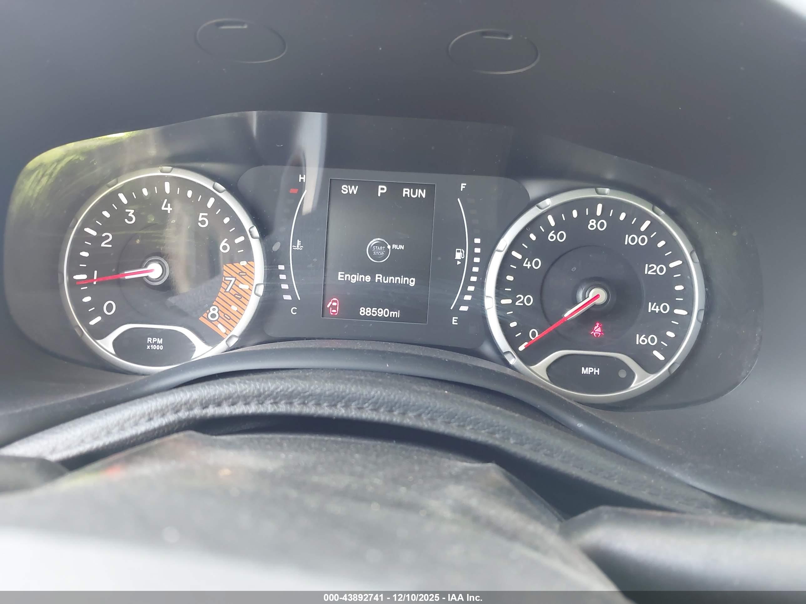 JEEP RENEGADE image 7