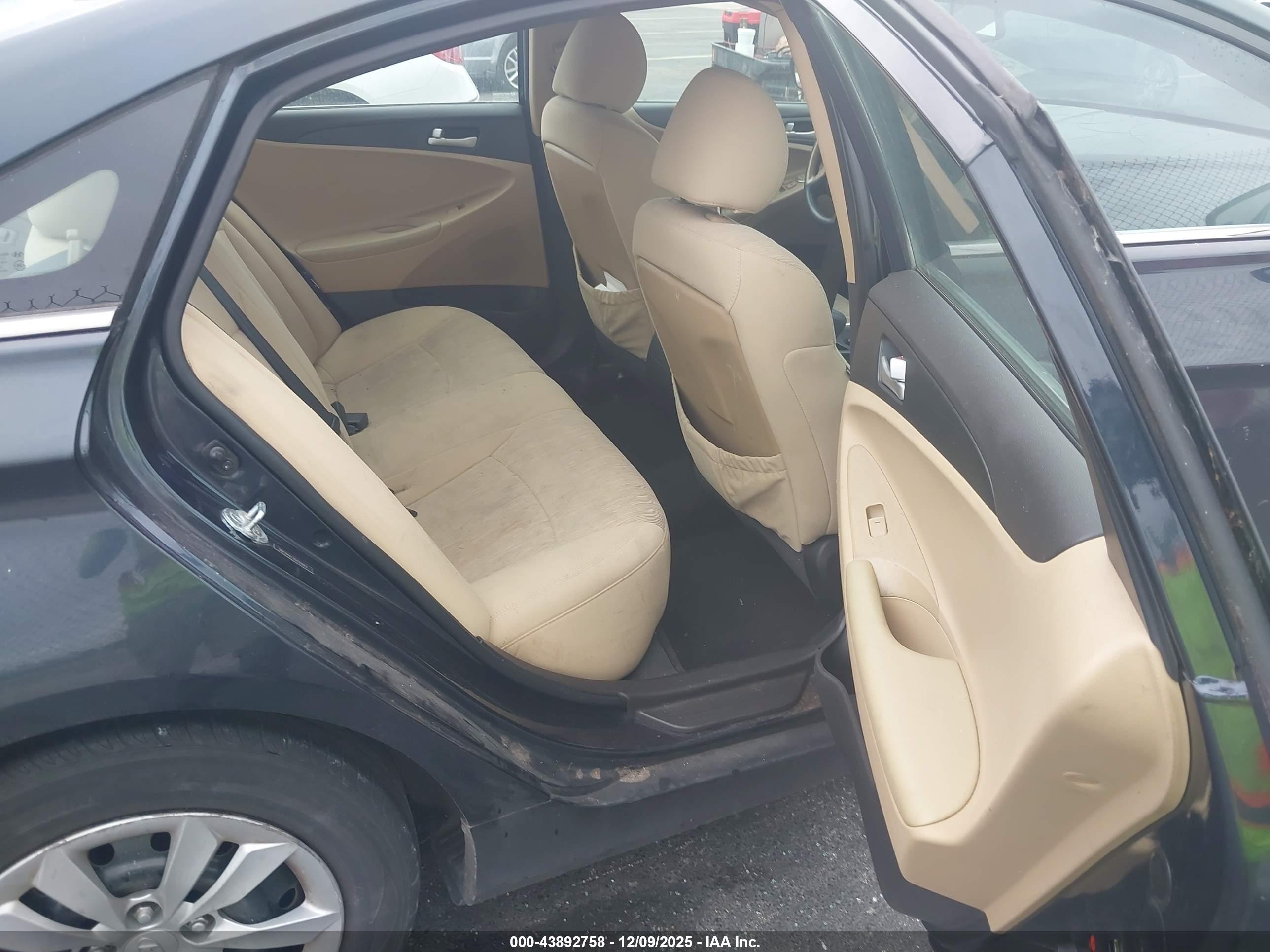 HYUNDAI SONATA image 8