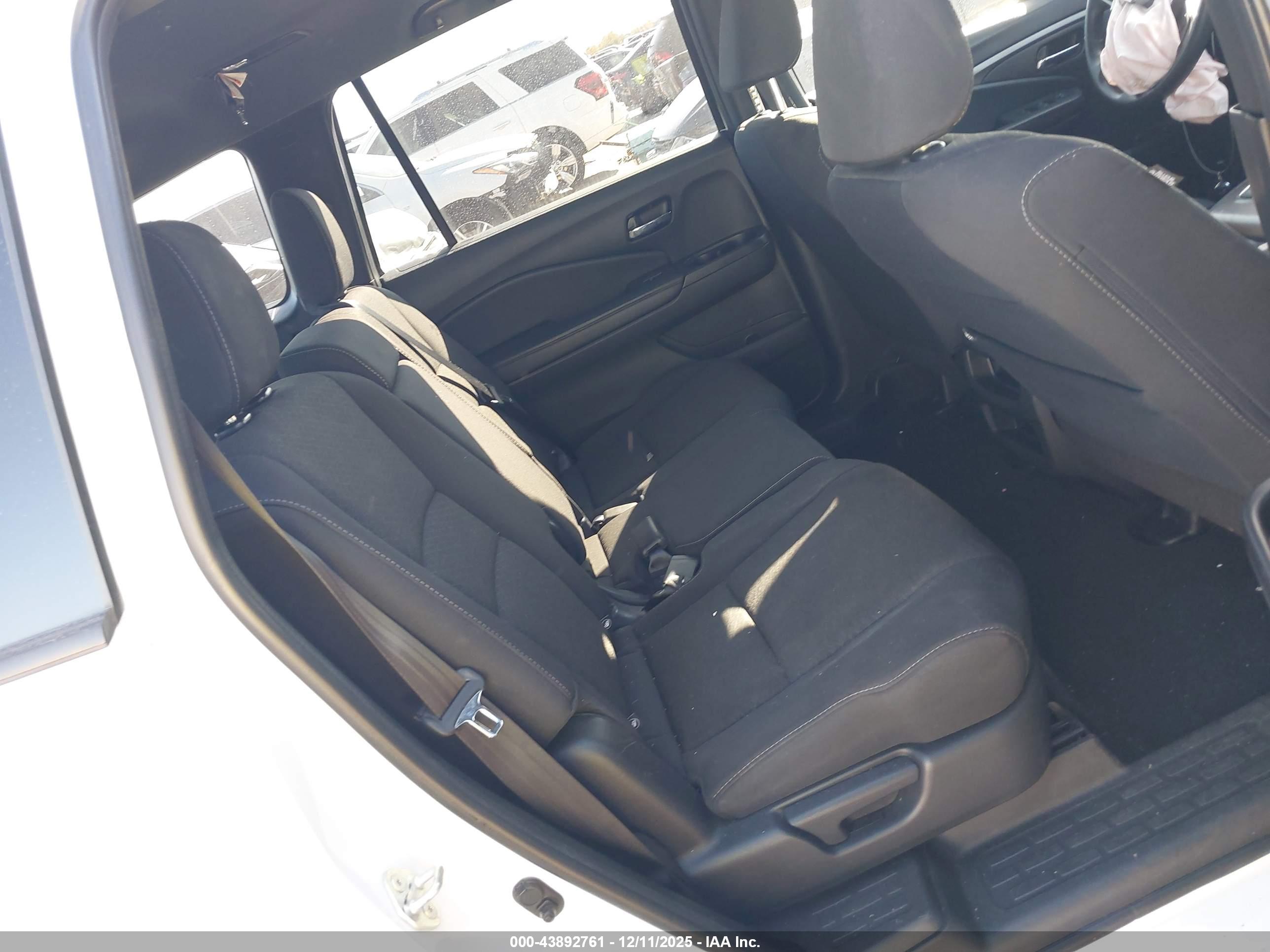 HONDA PASSPORT image 8