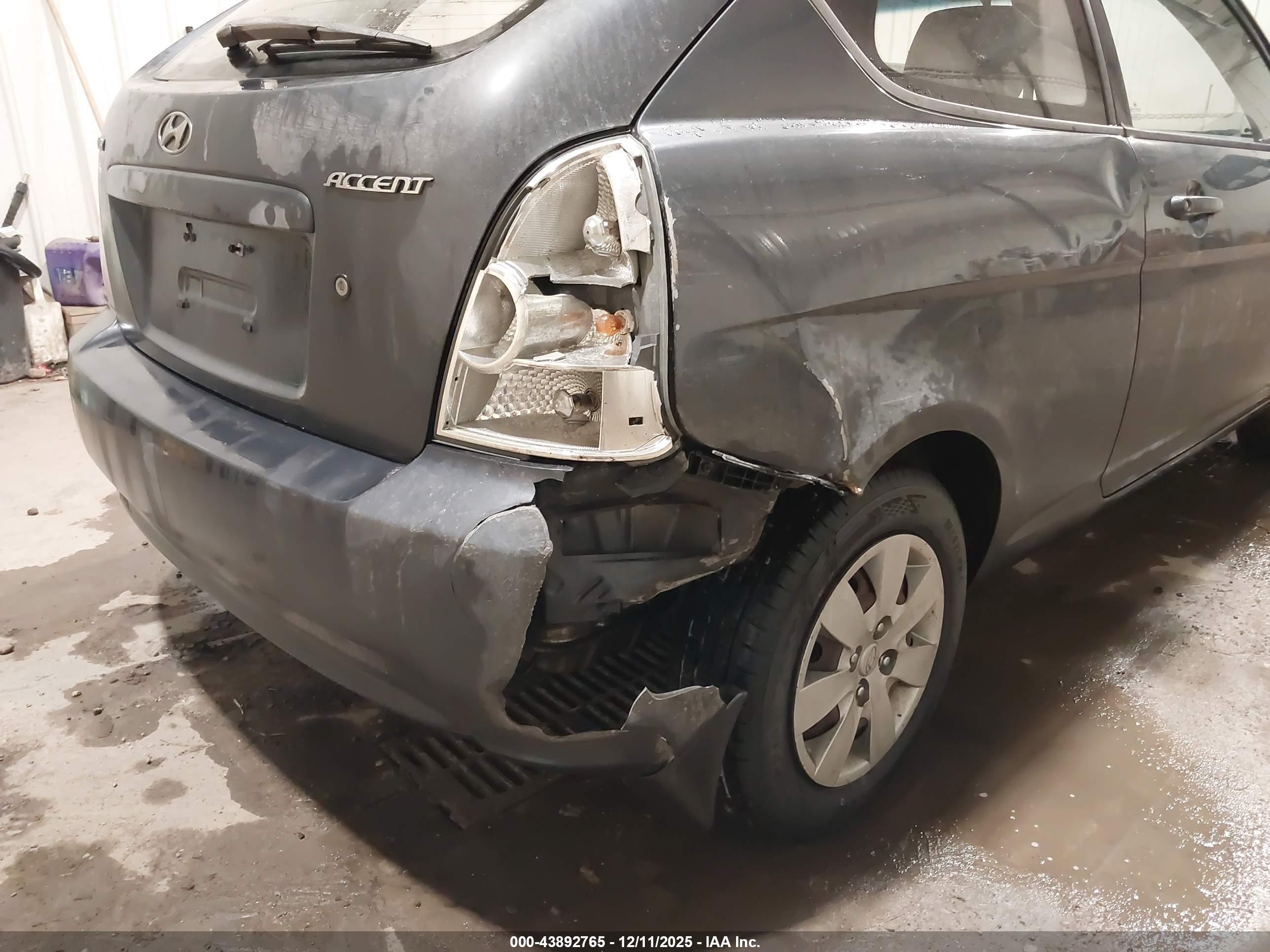 HYUNDAI ACCENT image 6