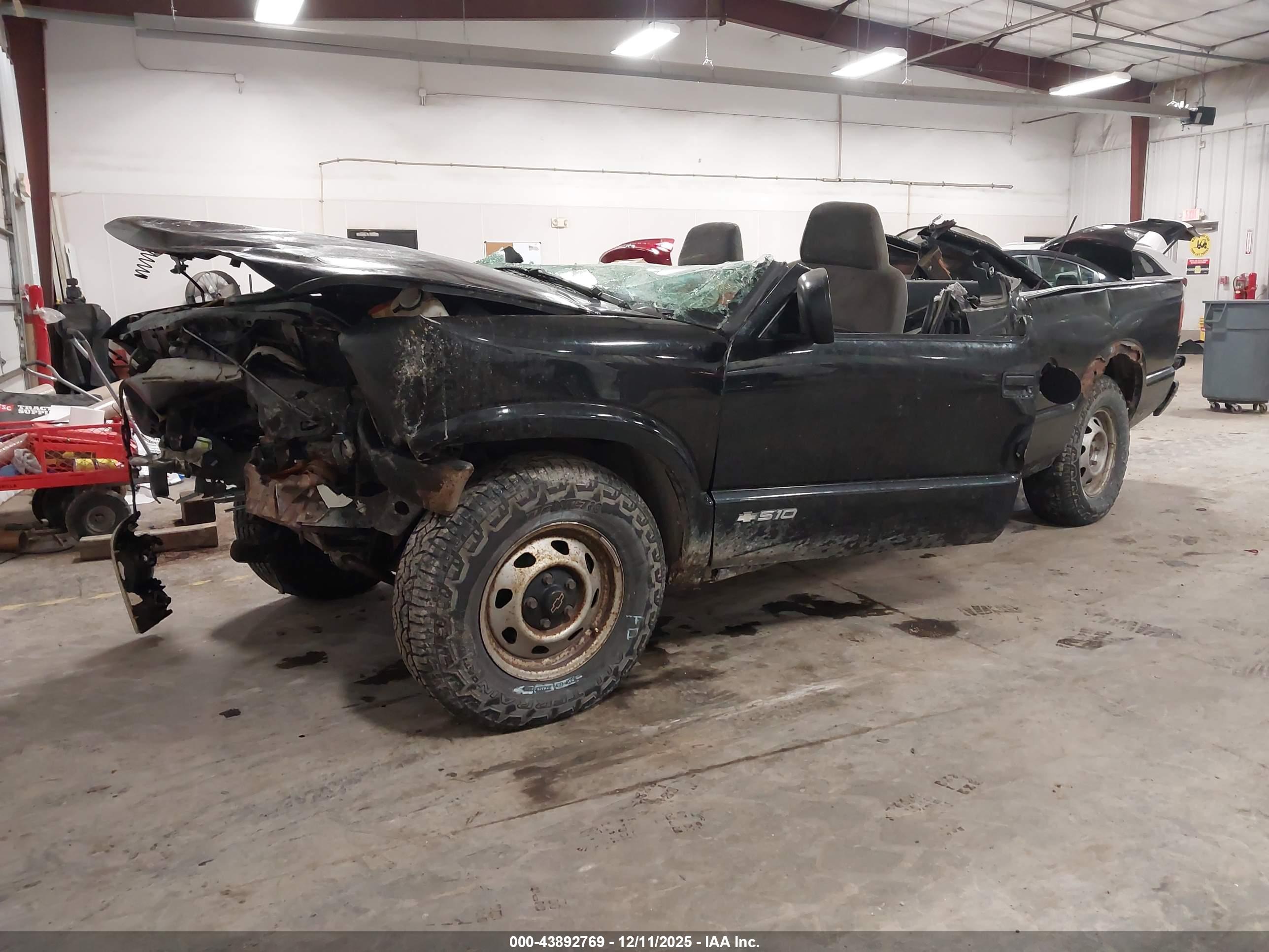 CHEVROLET S-10 image 2