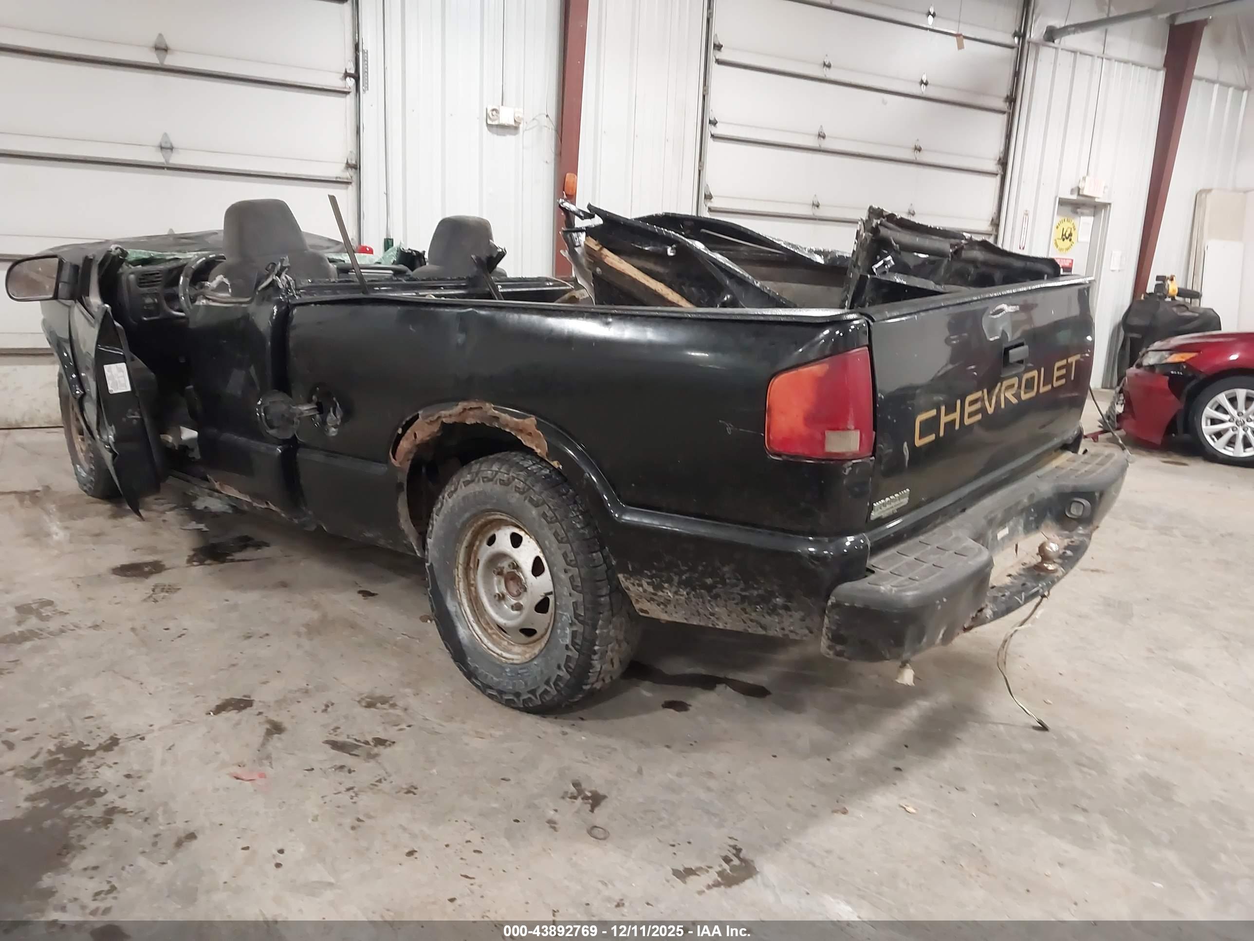 CHEVROLET S-10 image 3