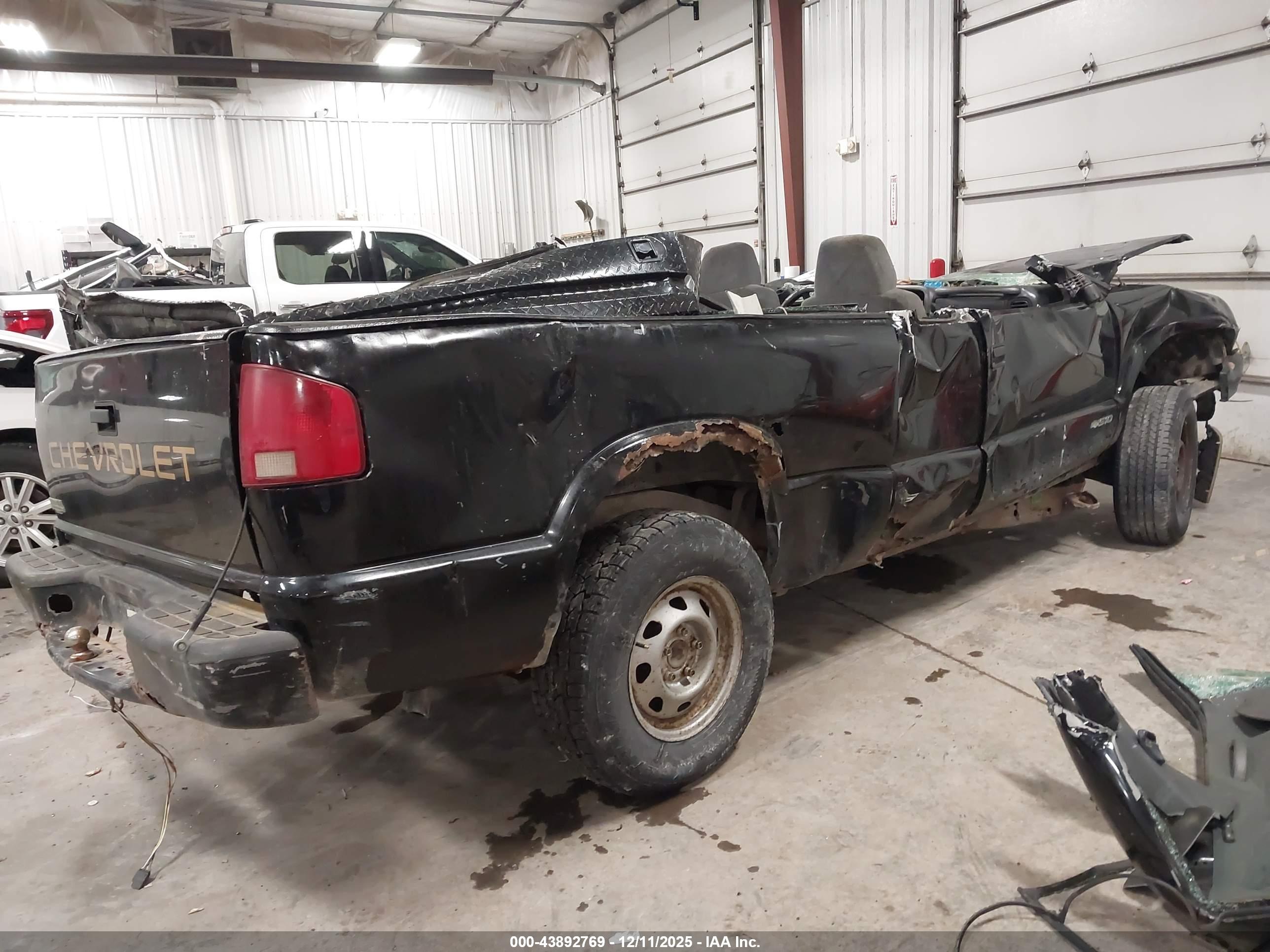 CHEVROLET S-10 image 4