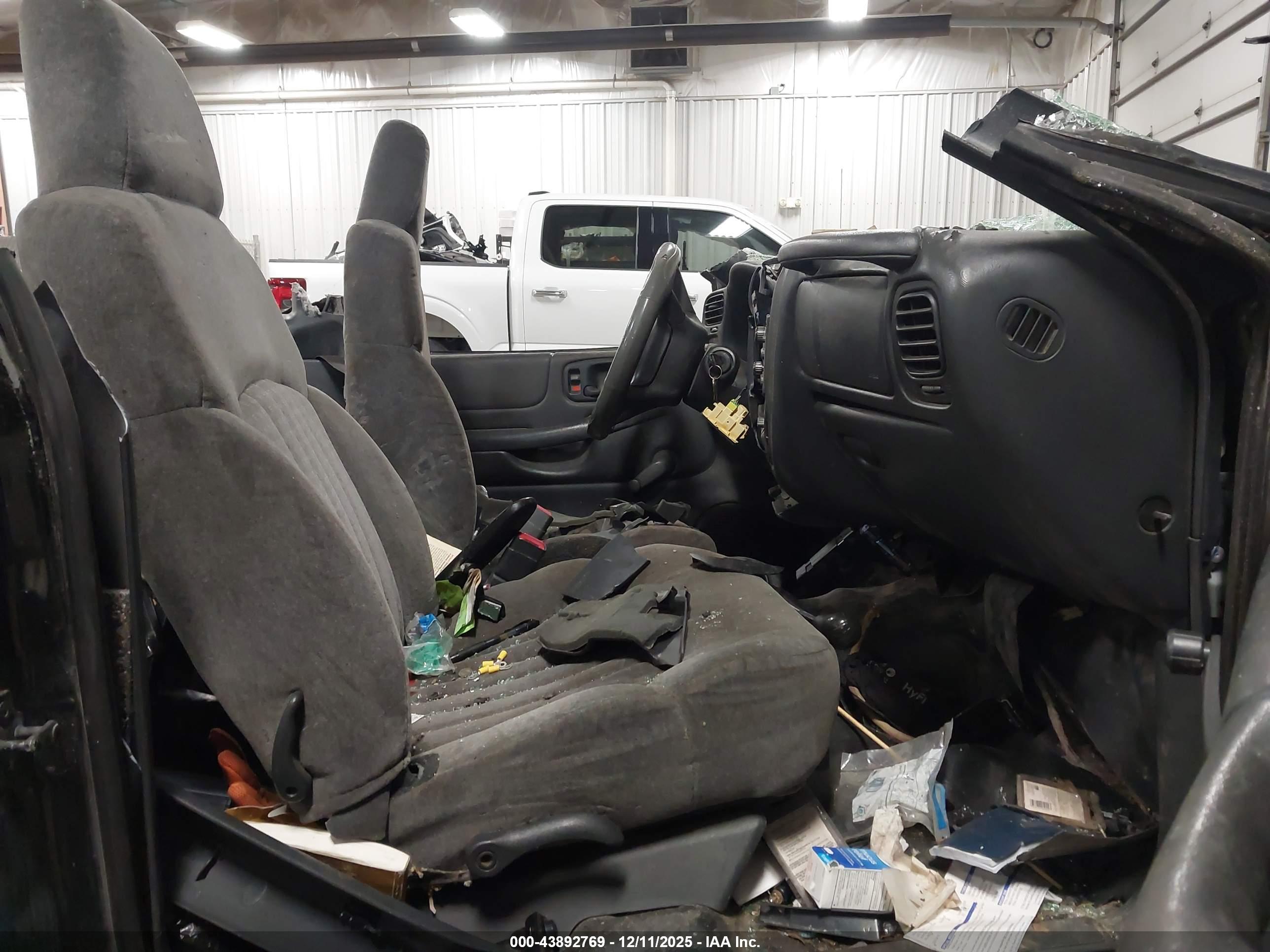 CHEVROLET S-10 image 5