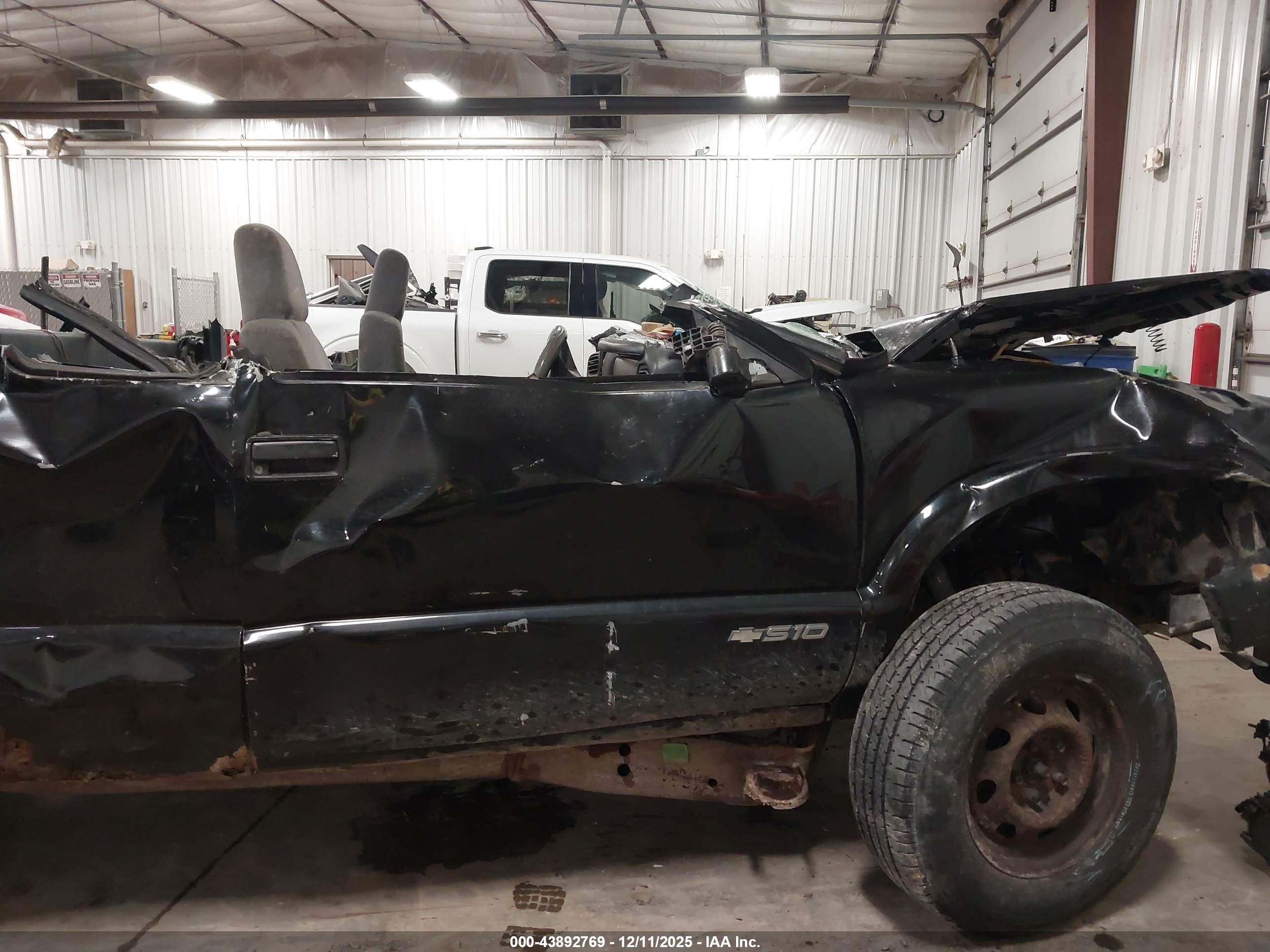 CHEVROLET S-10 image 6