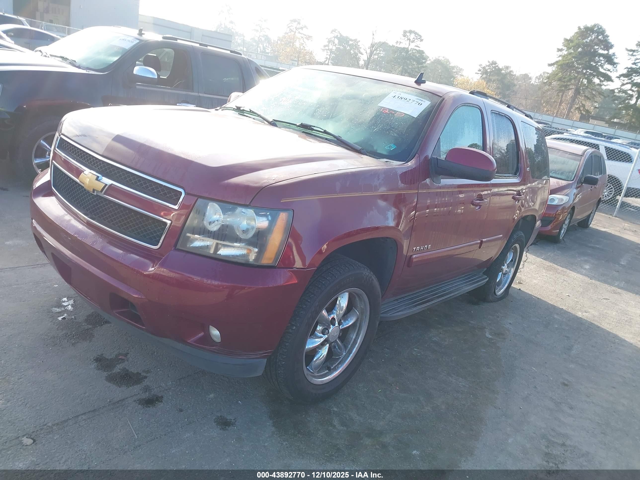 CHEVROLET TAHOE image 2