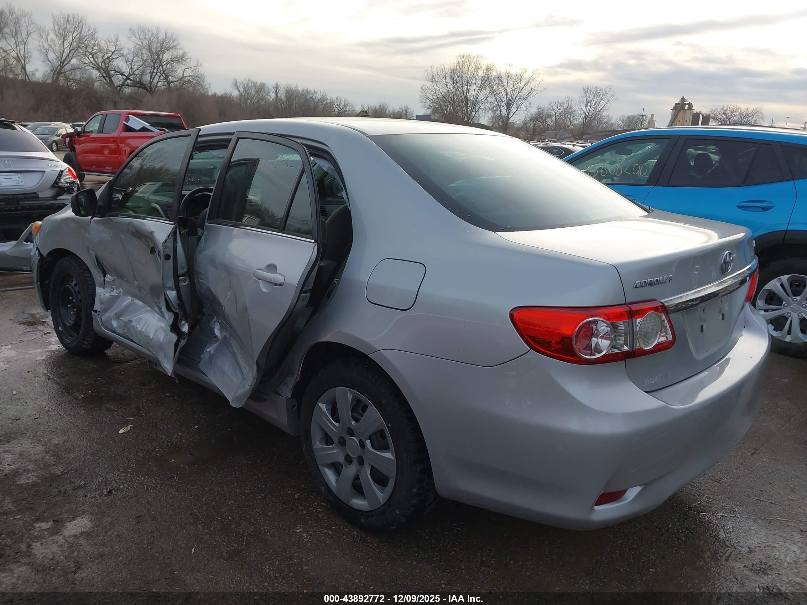 TOYOTA COROLLA image 3