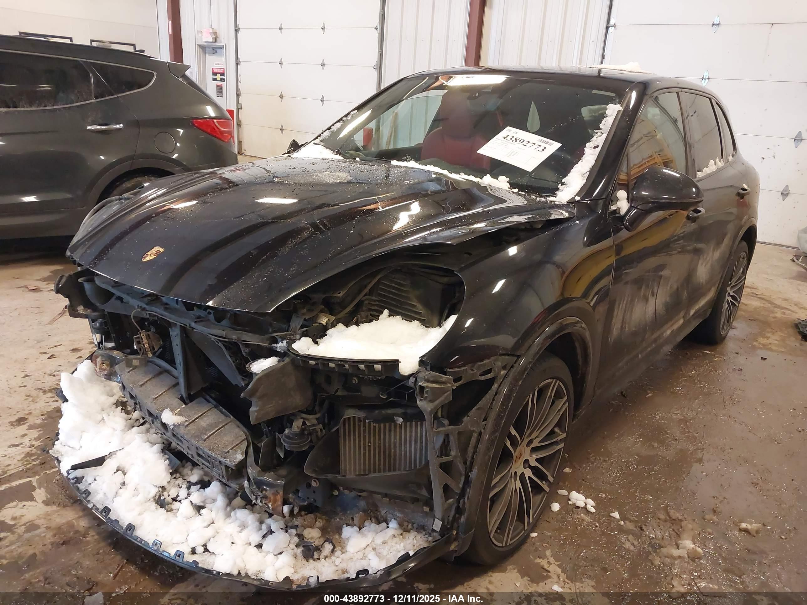 PORSCHE CAYENNE image 2