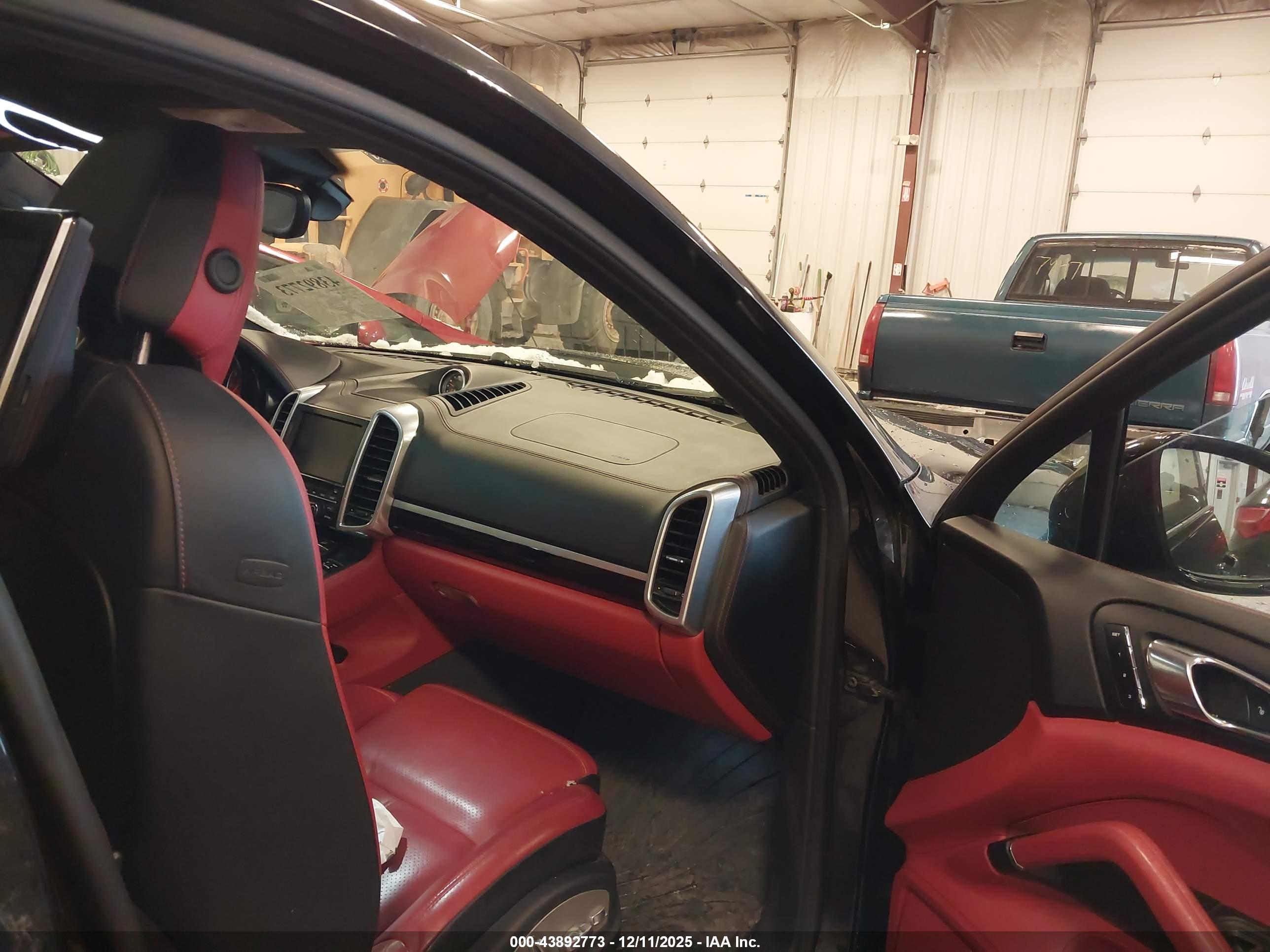 PORSCHE CAYENNE image 5