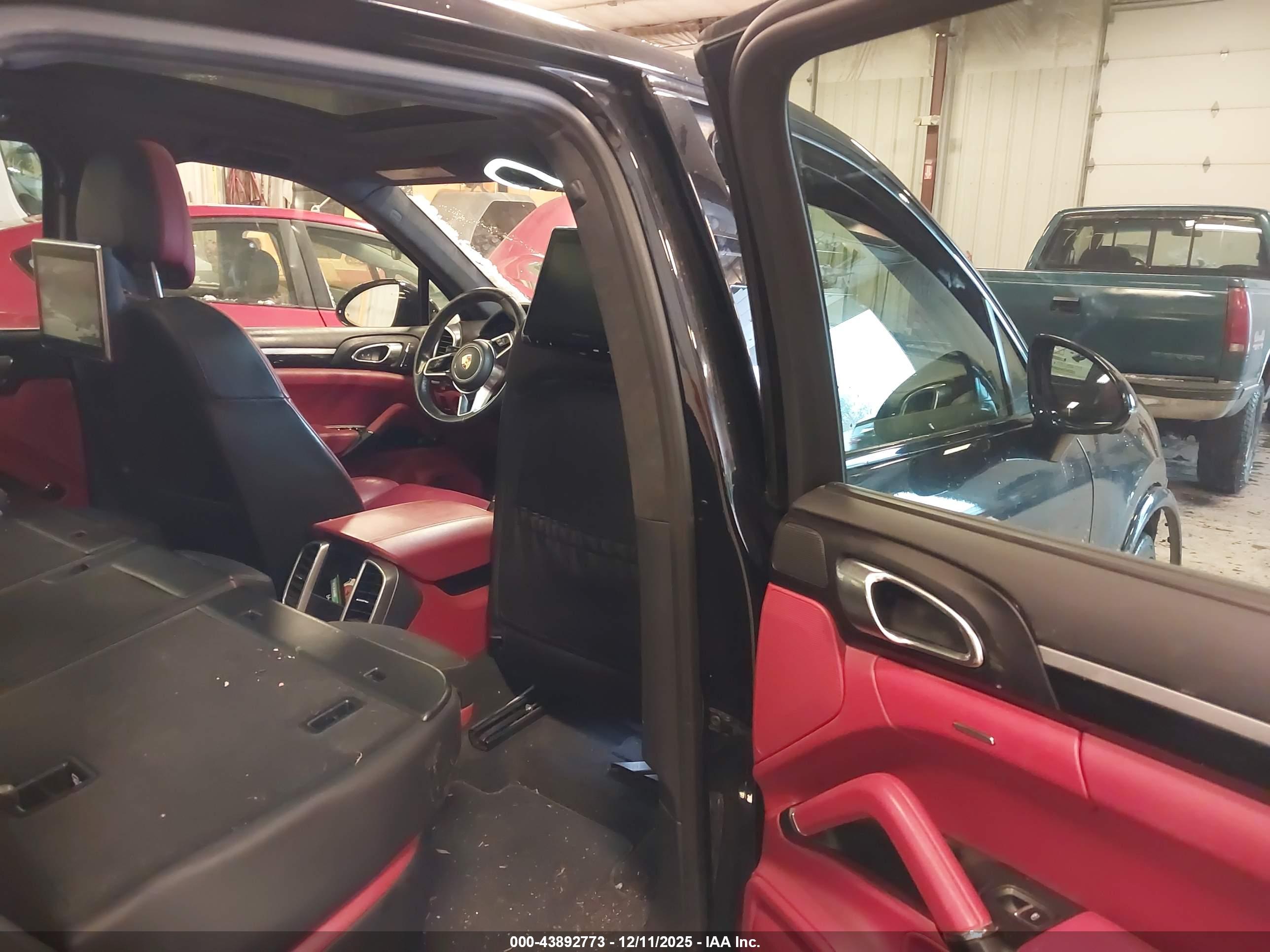 PORSCHE CAYENNE image 8