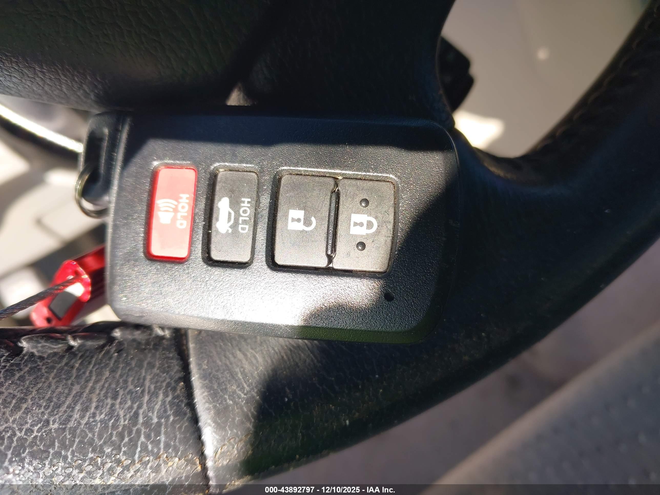 TOYOTA CAMRY image 11