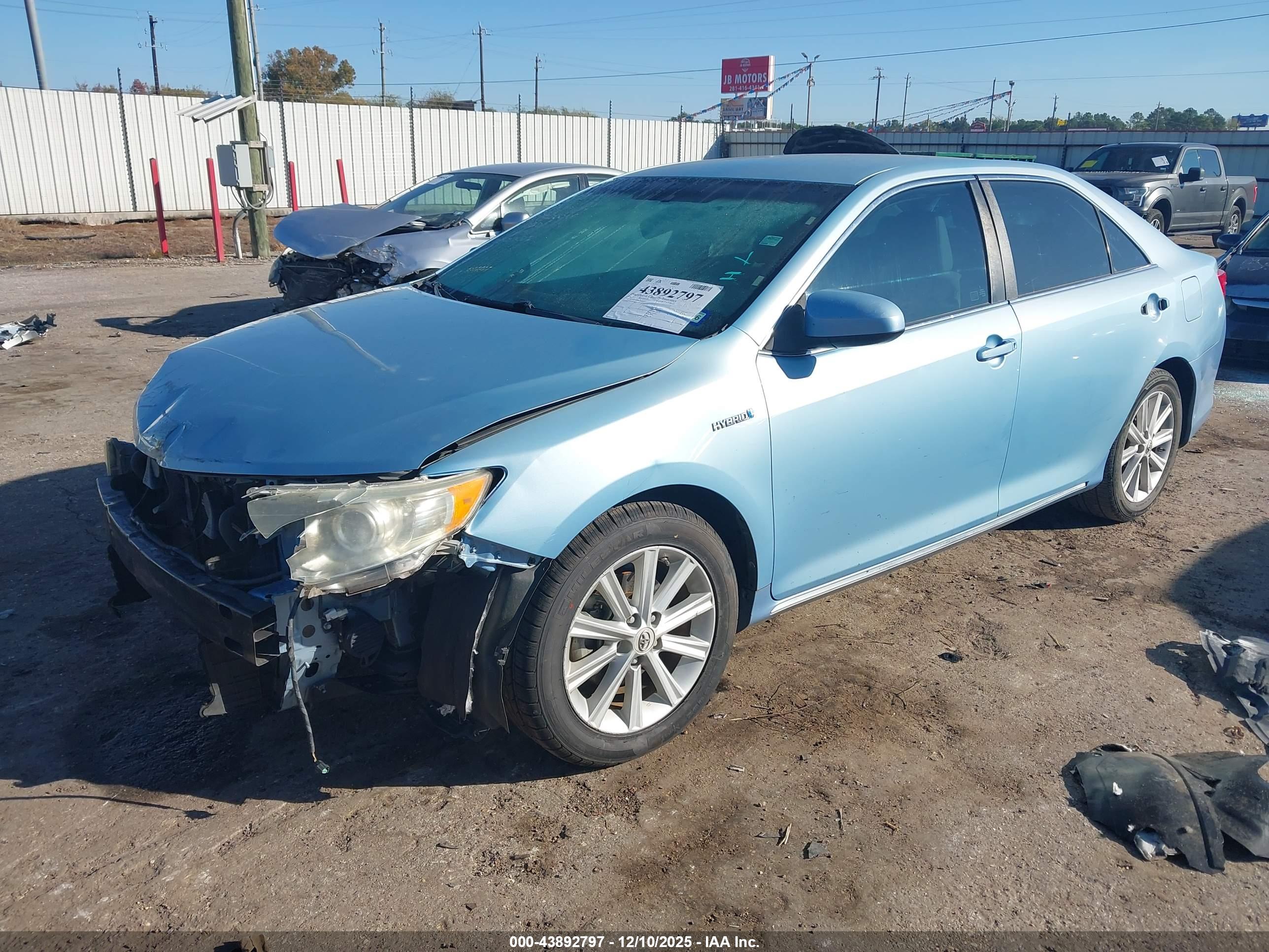 TOYOTA CAMRY image 2