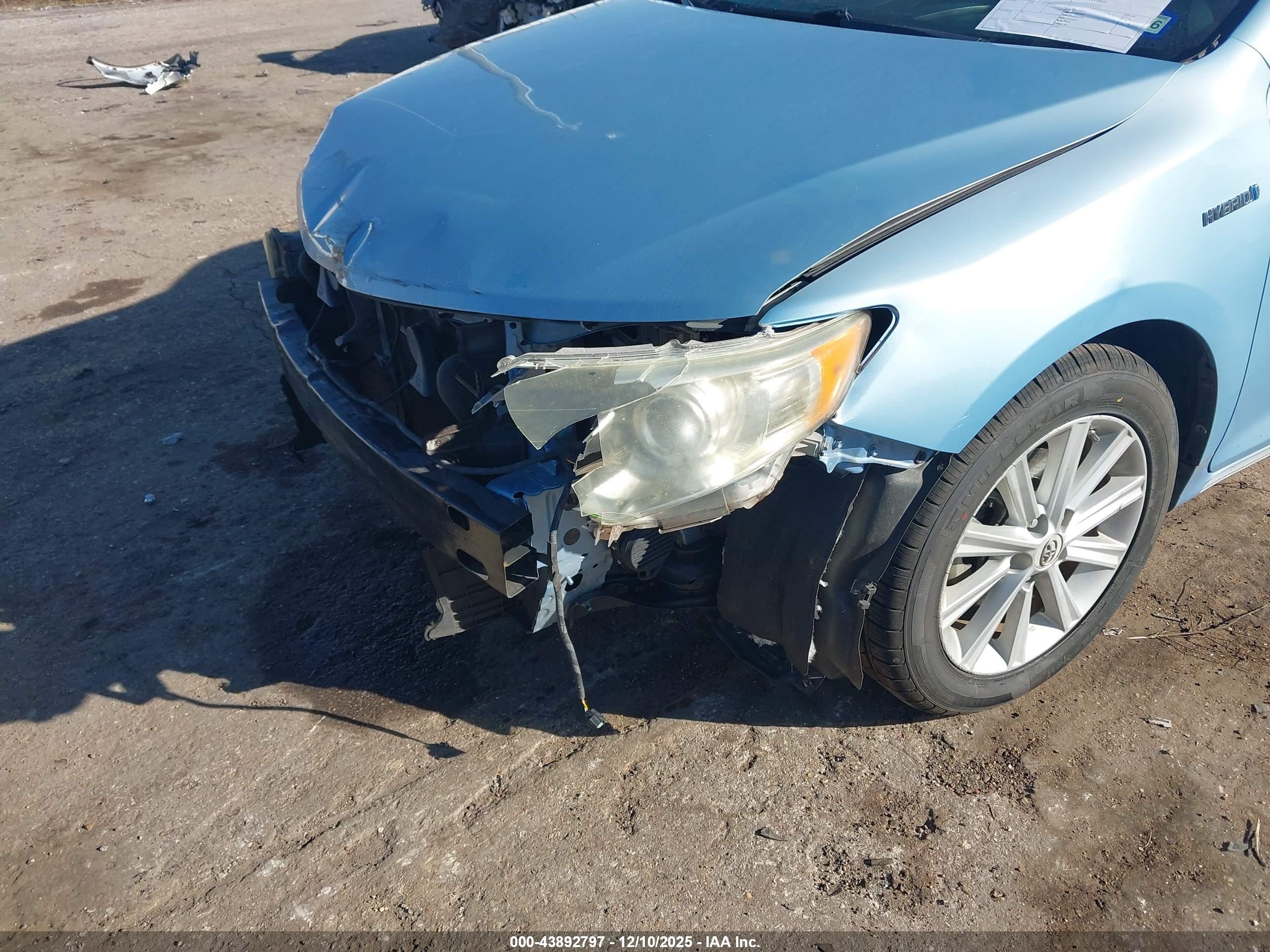 TOYOTA CAMRY image 6