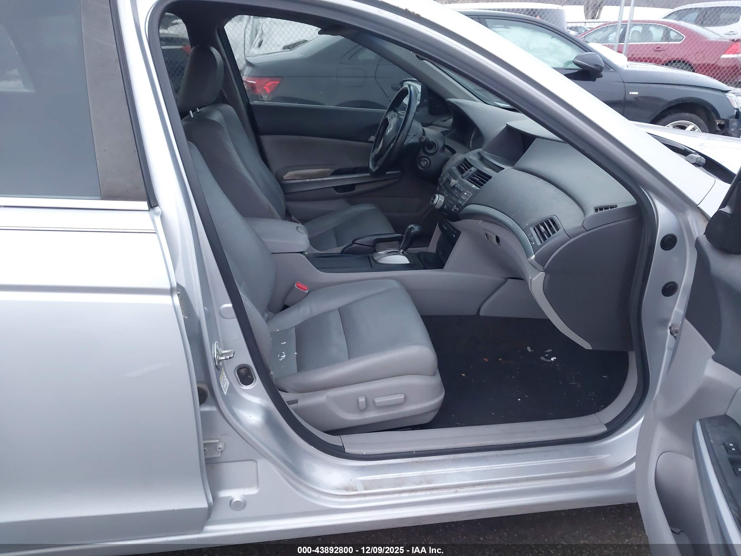 HONDA ACCORD image 5