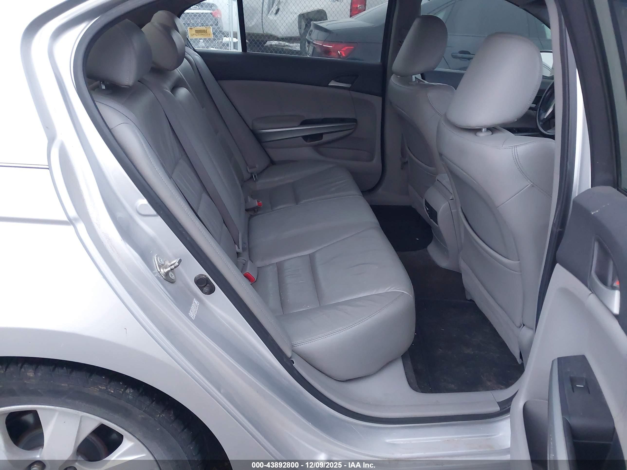 HONDA ACCORD image 8