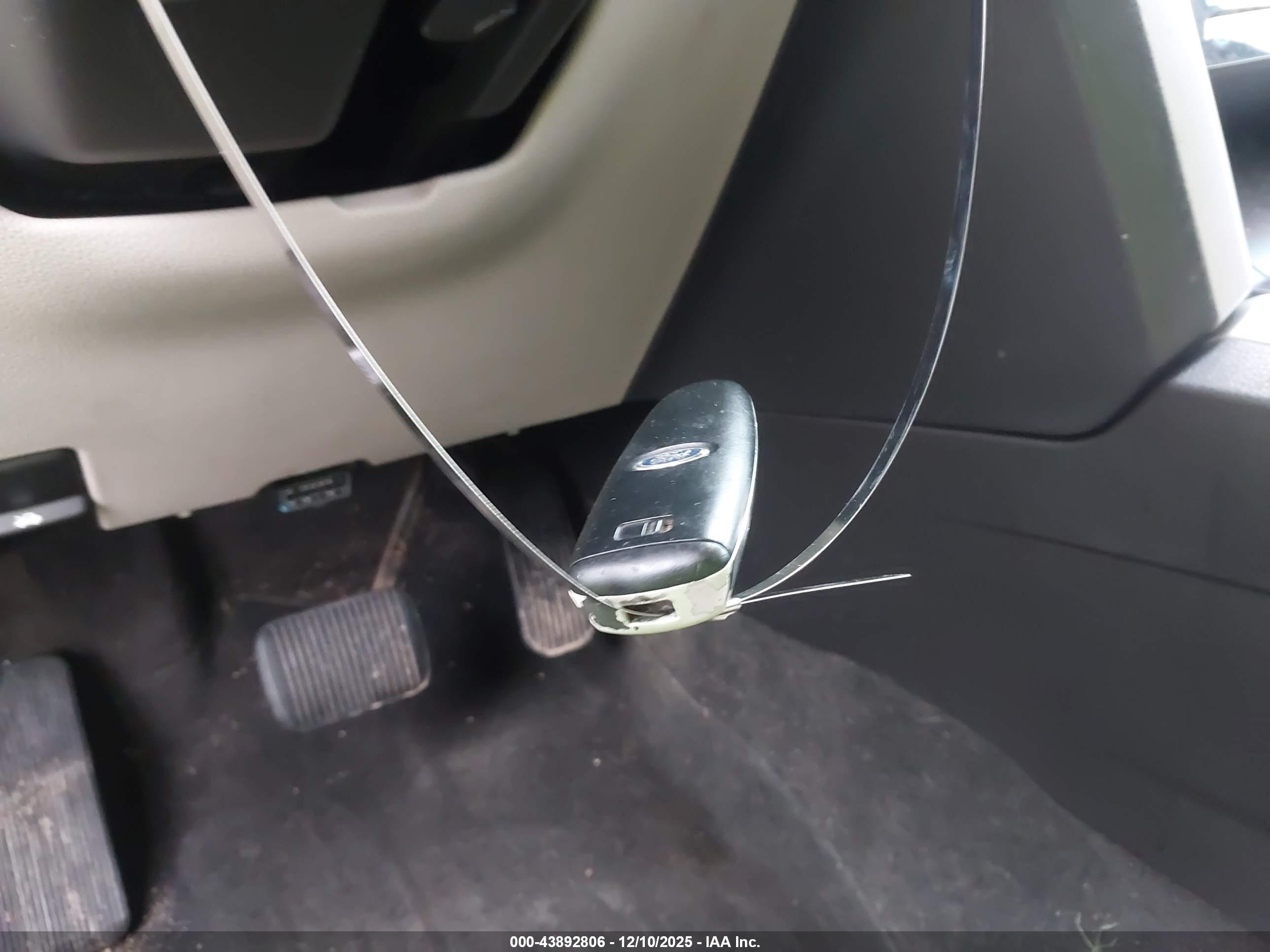 FORD EXPLORER image 11