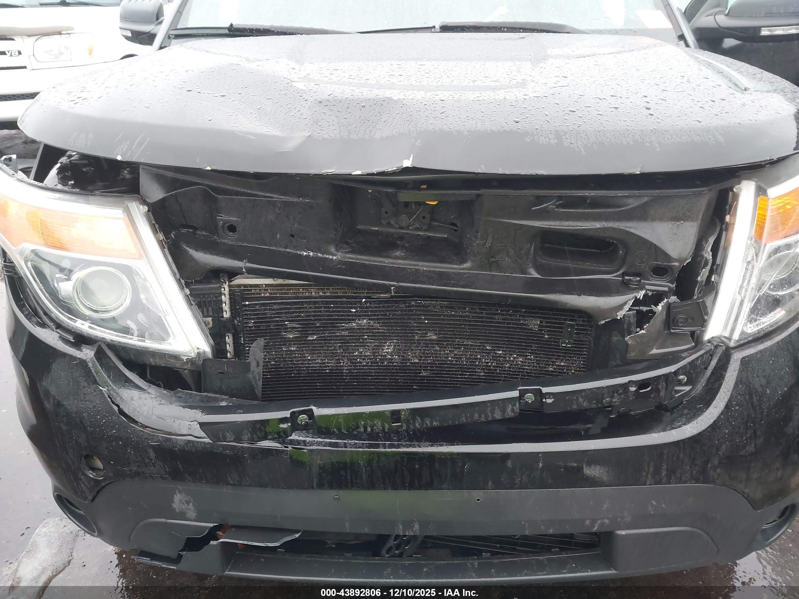FORD EXPLORER image 6