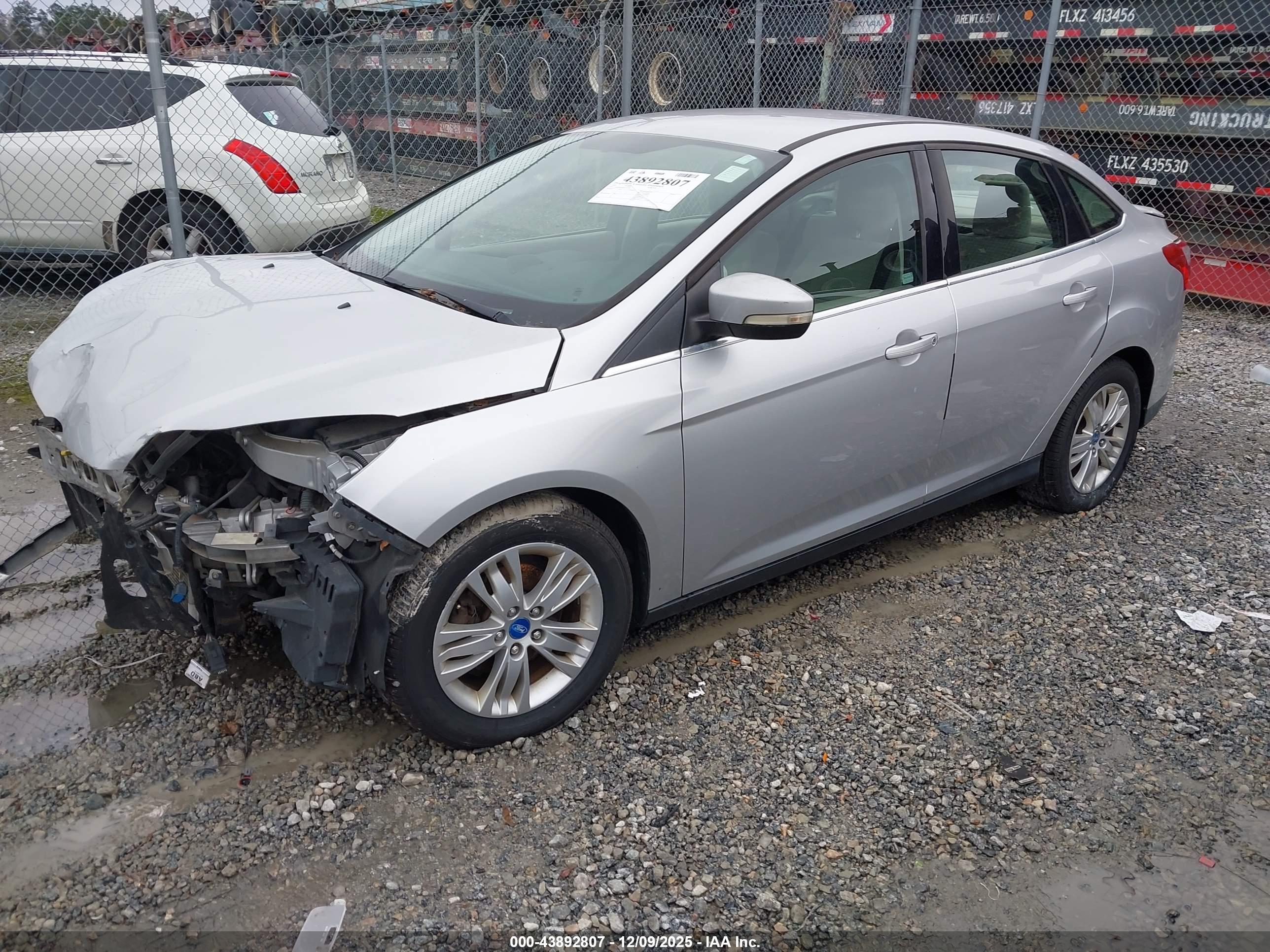 FORD FOCUS image 2