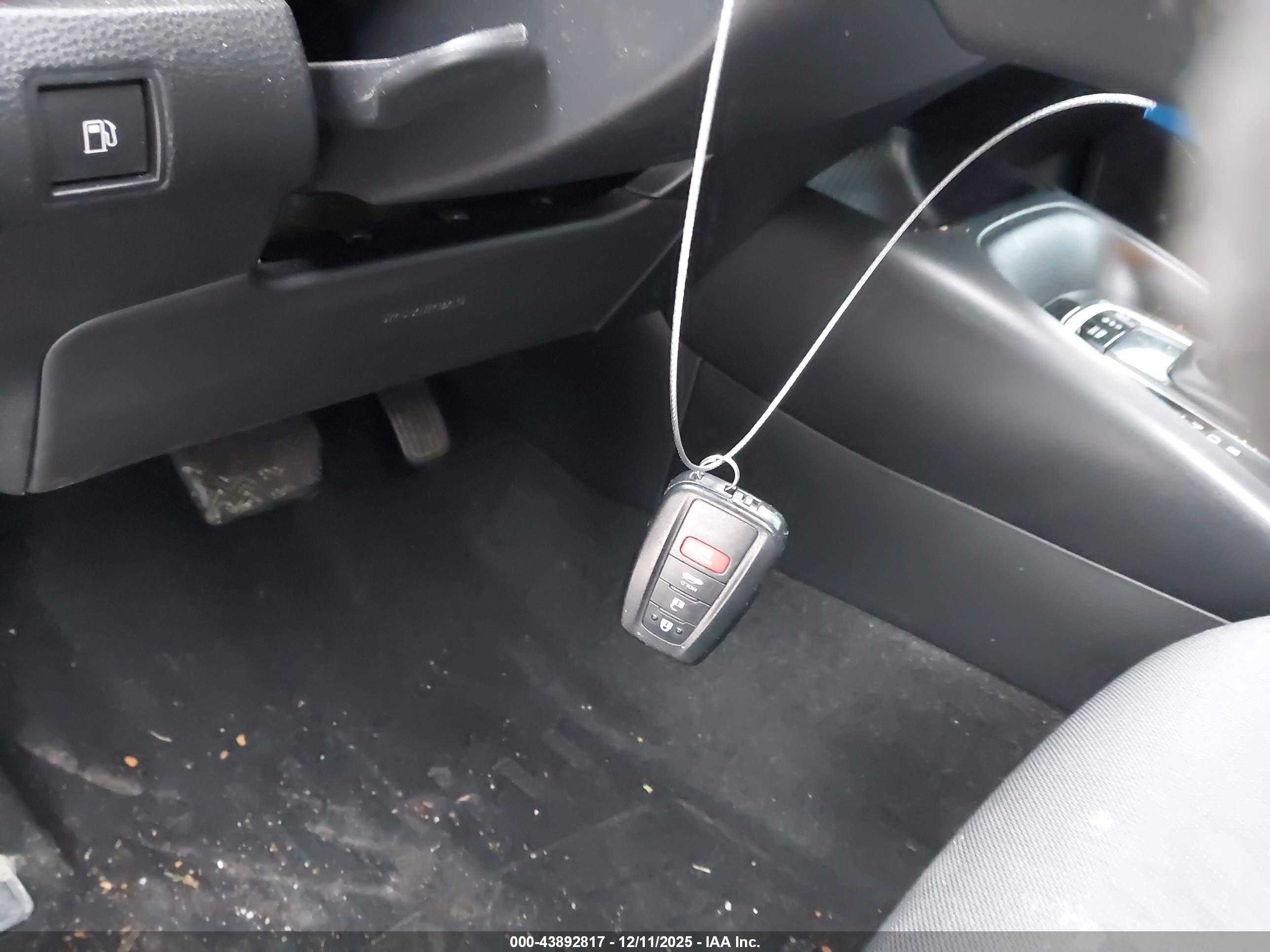 TOYOTA COROLLA image 11