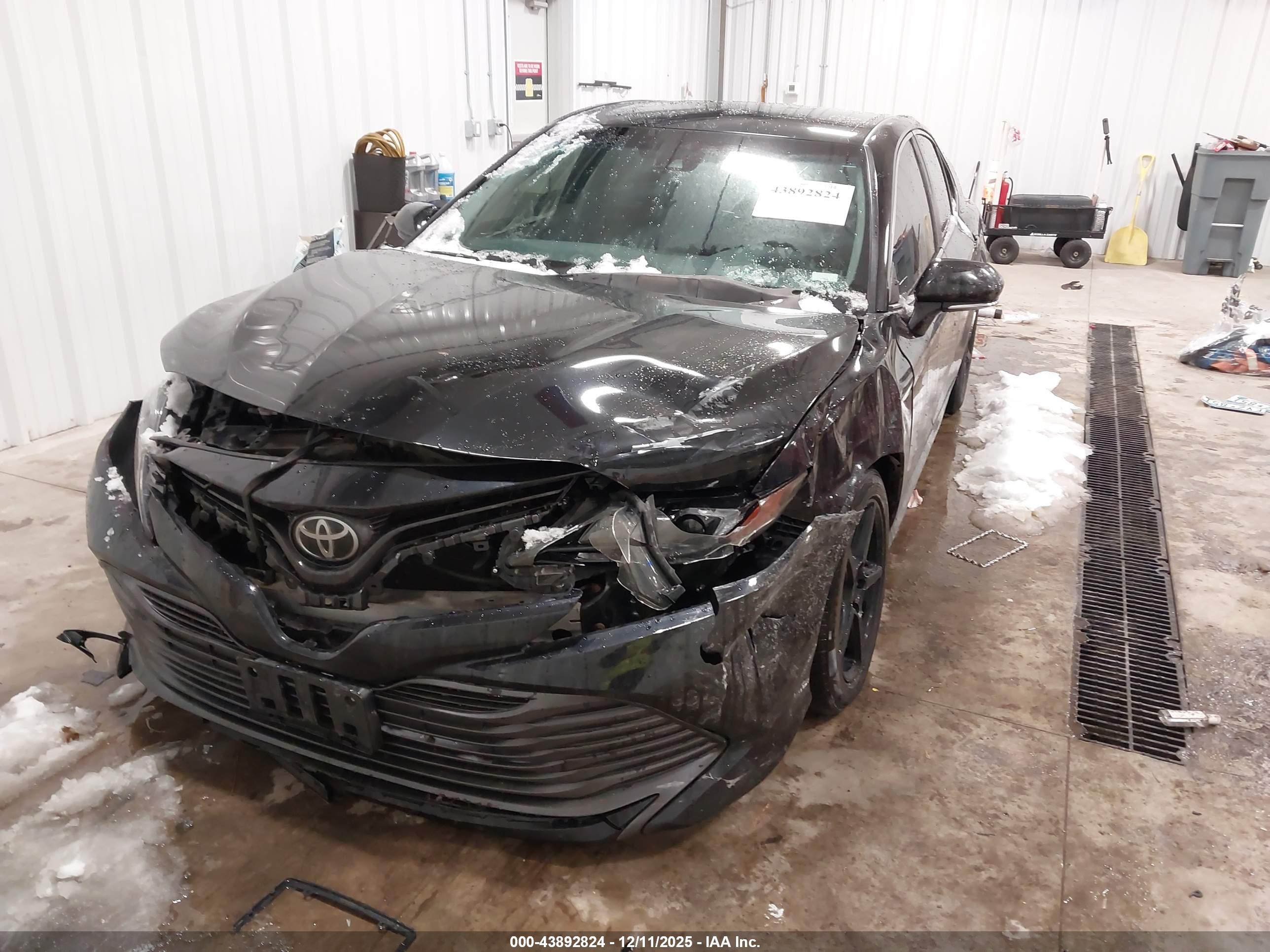 TOYOTA CAMRY image 6