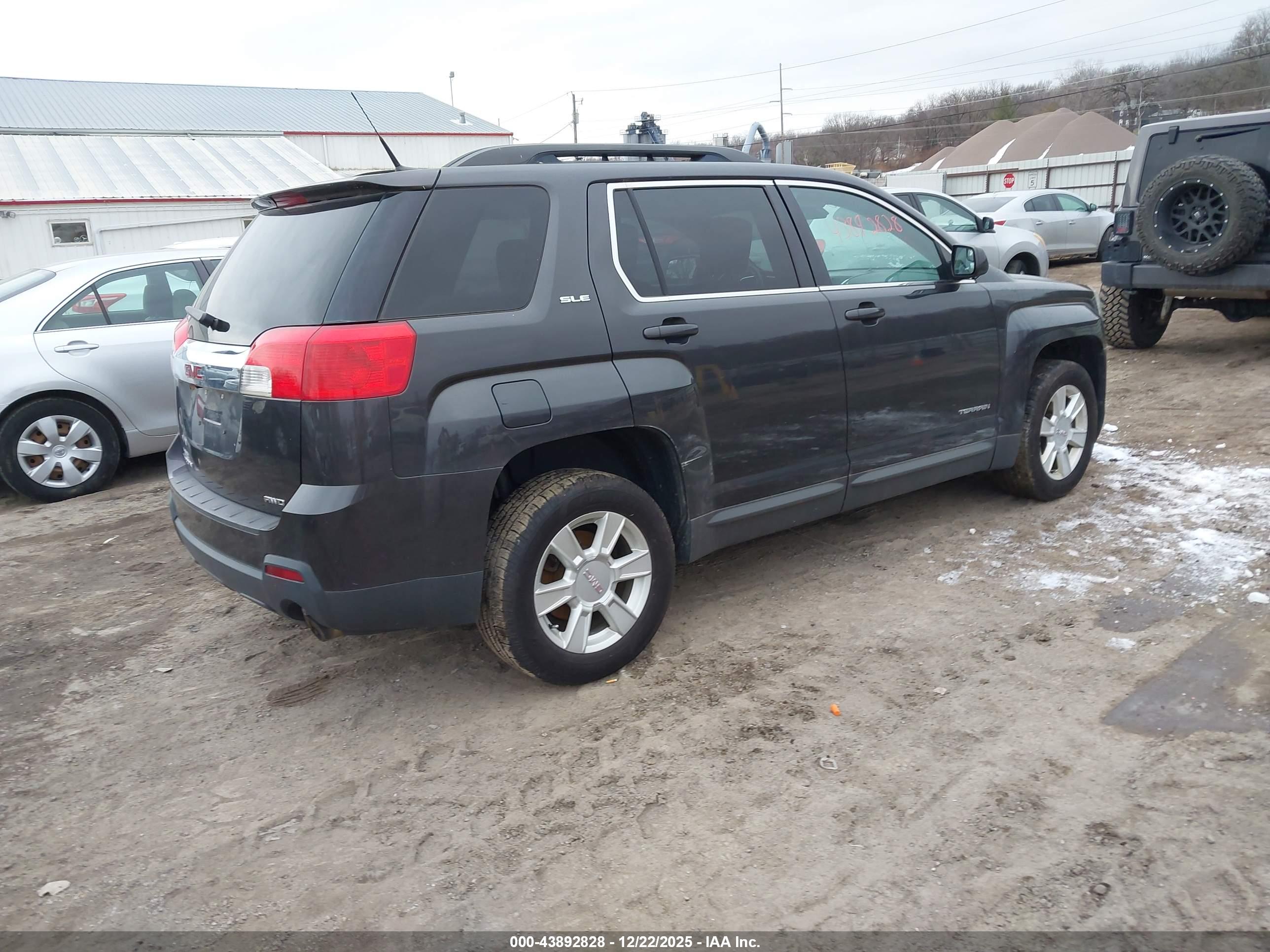 GMC TERRAIN image 4