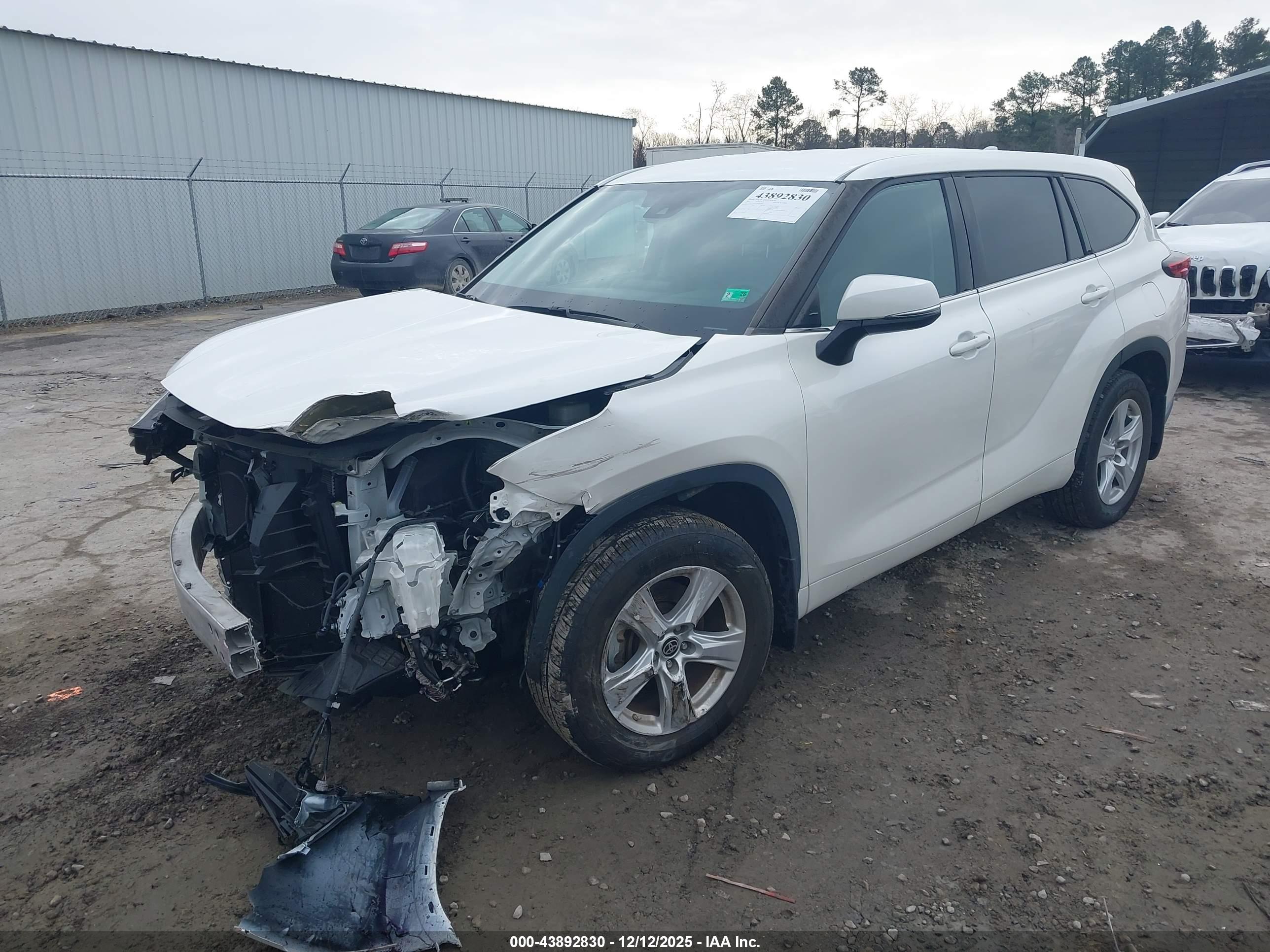 TOYOTA HIGHLANDER image 2