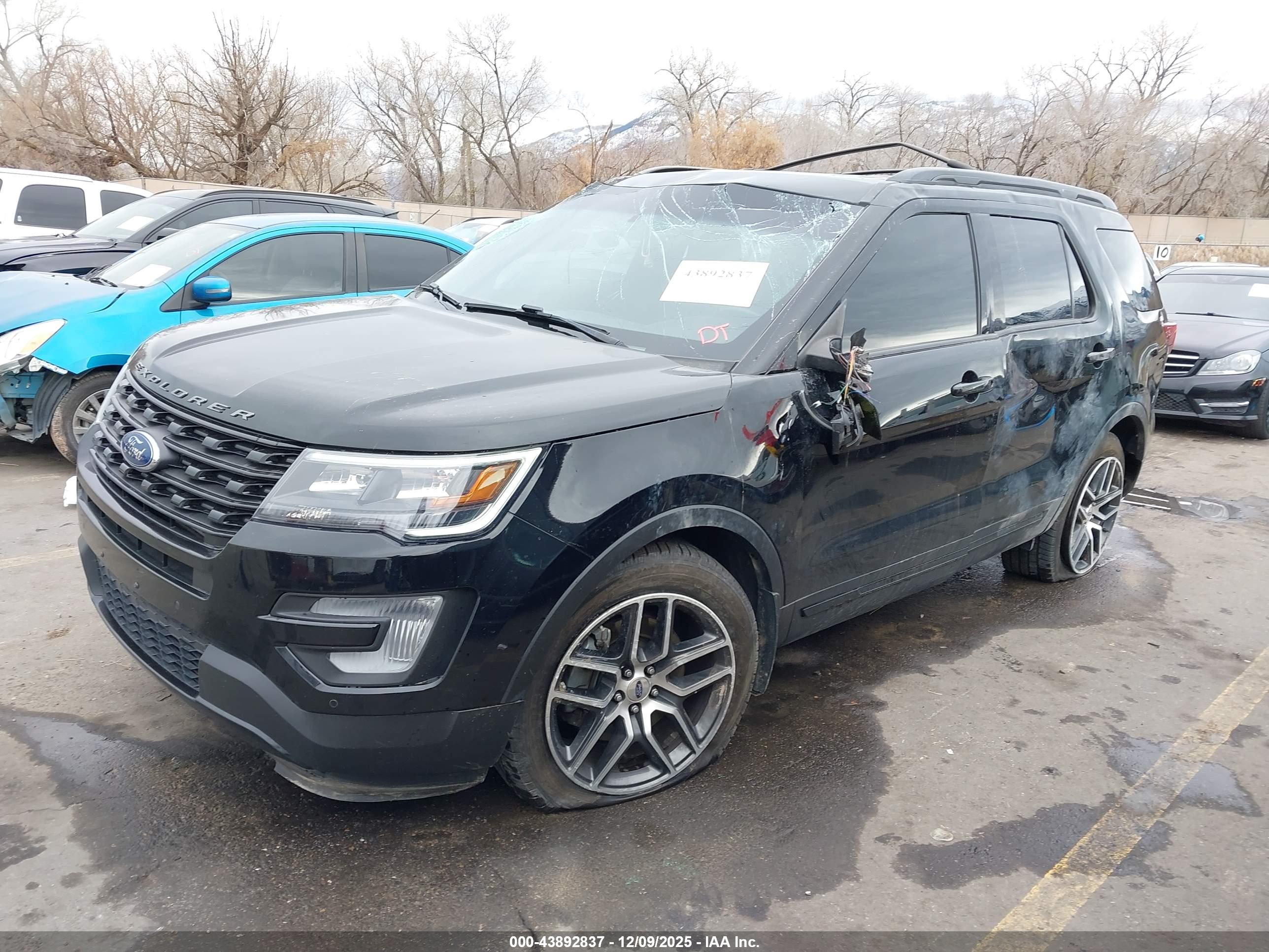FORD EXPLORER image 2
