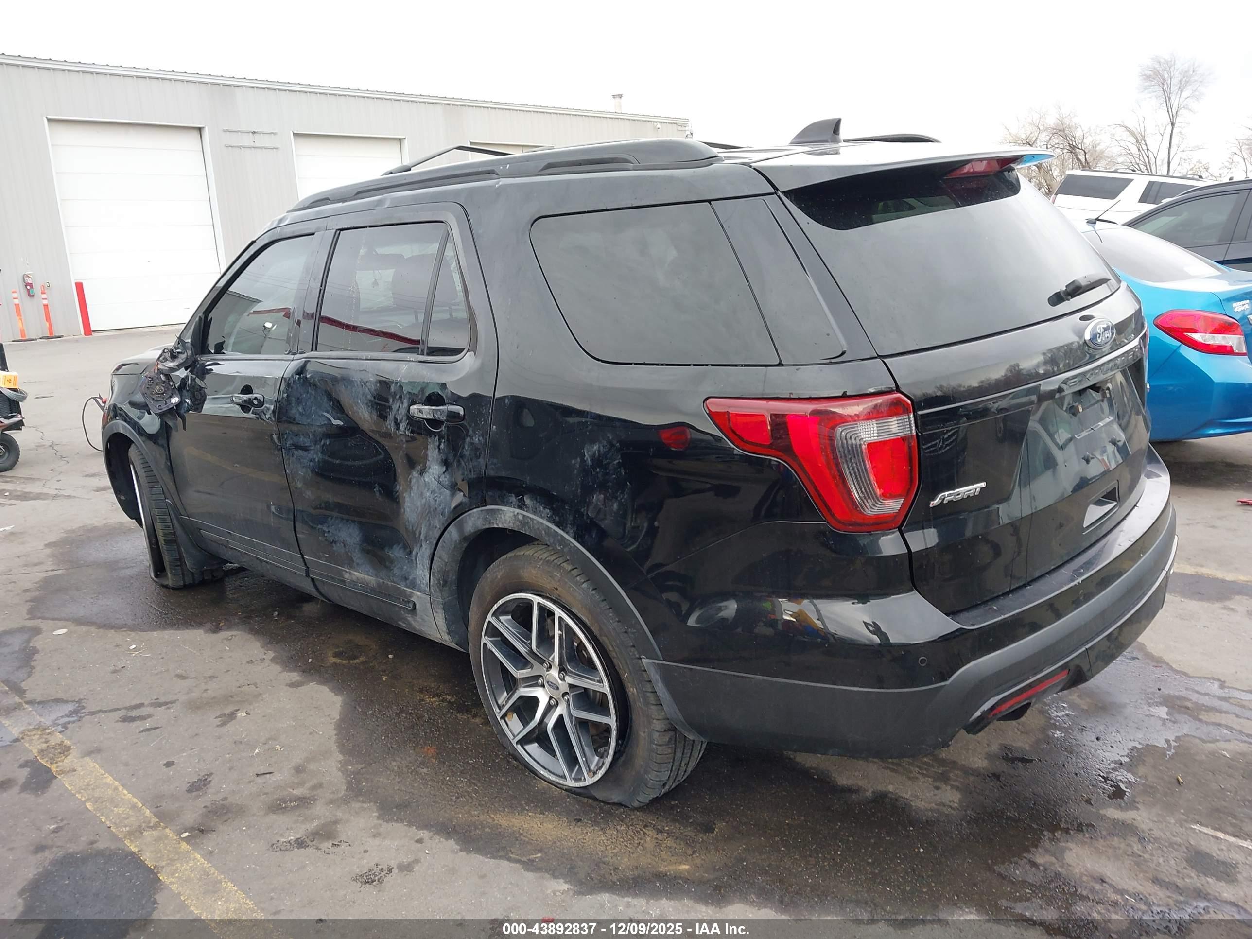 FORD EXPLORER image 3