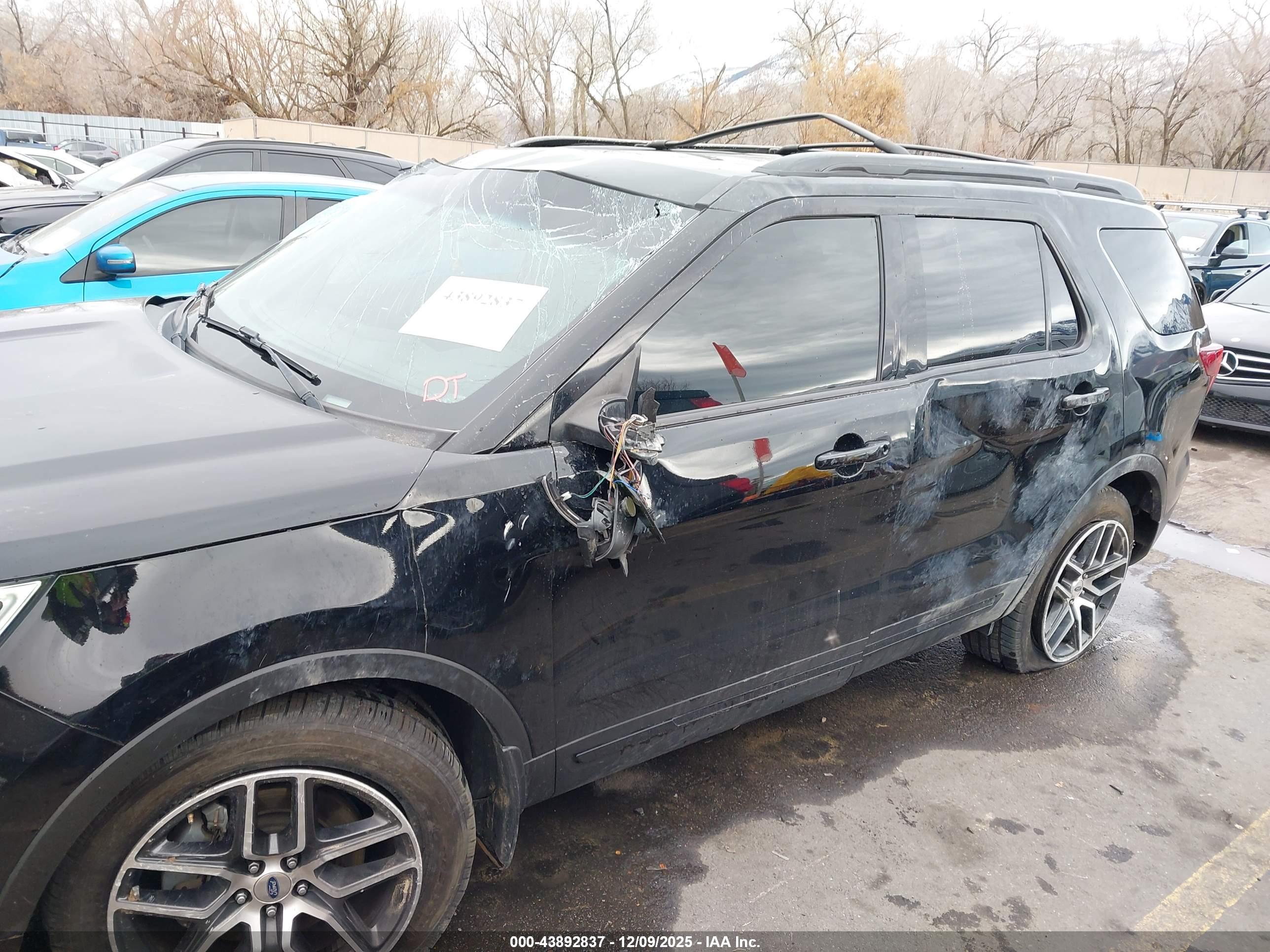 FORD EXPLORER image 6