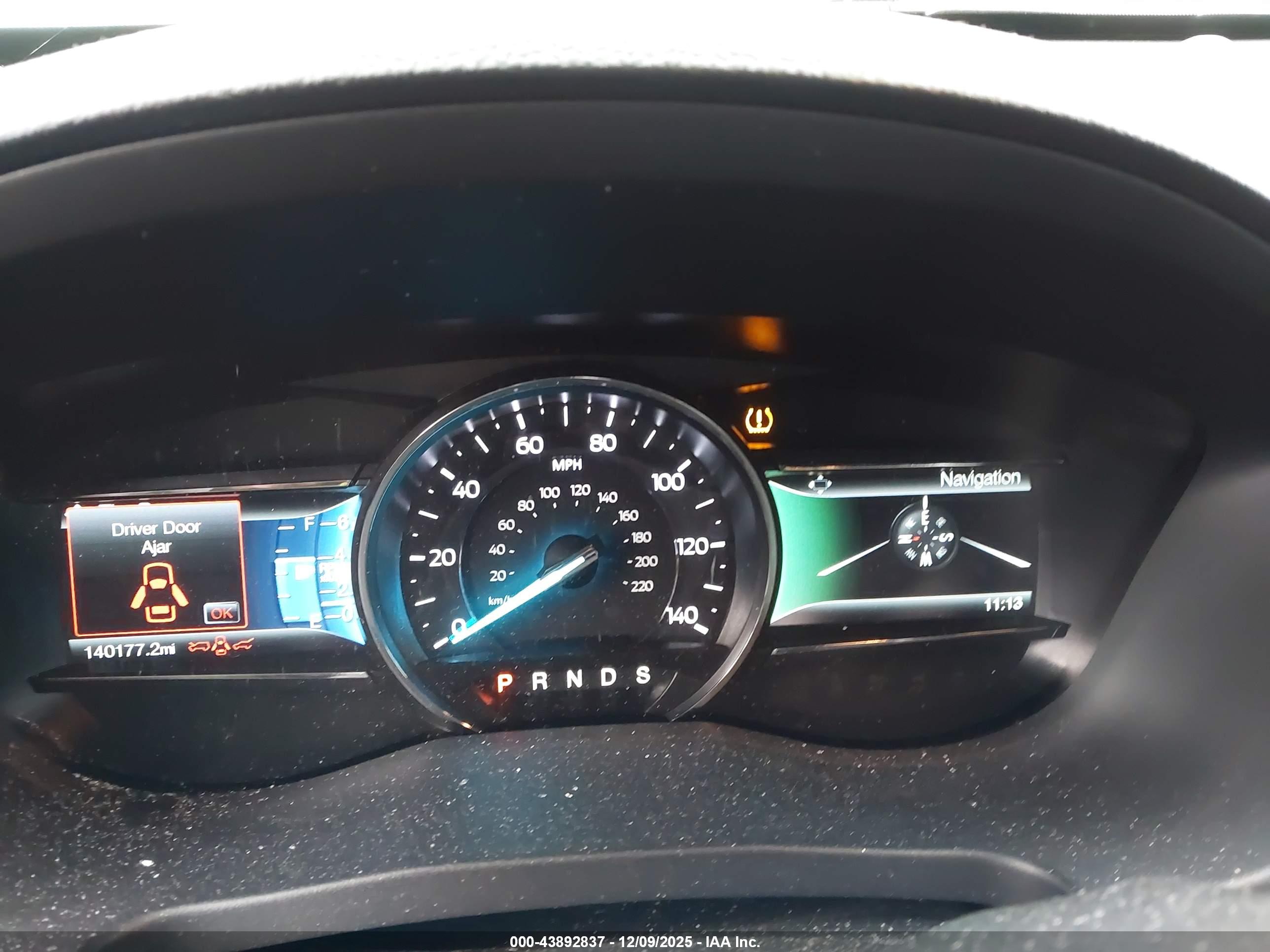 FORD EXPLORER image 7