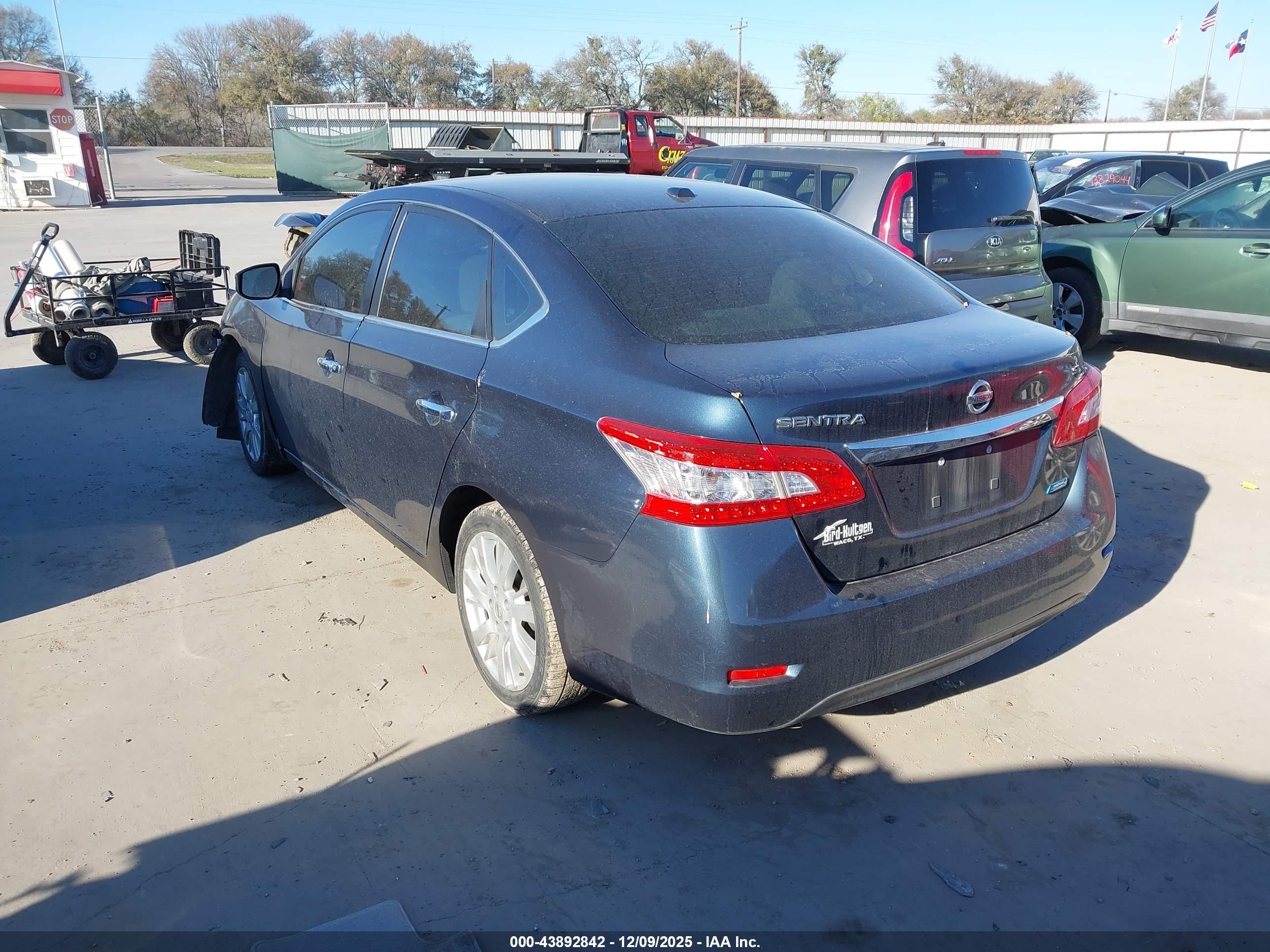 NISSAN SENTRA image 3