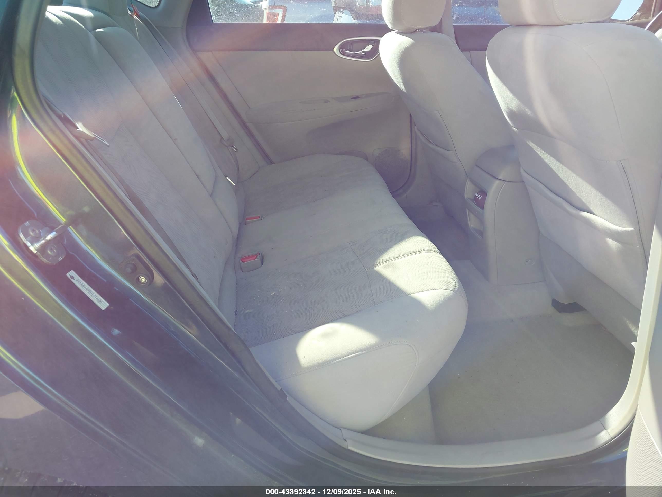 NISSAN SENTRA image 8