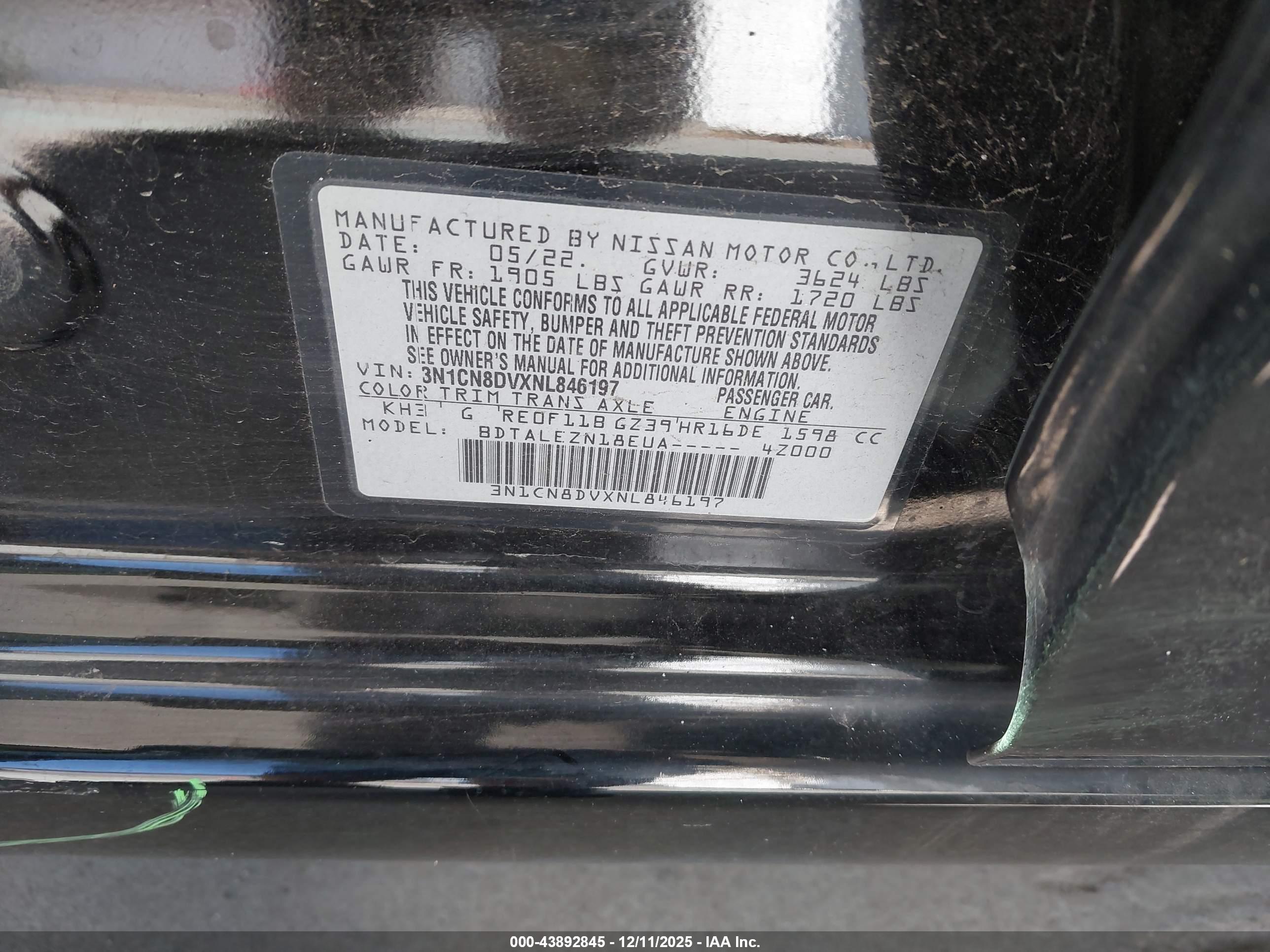 NISSAN VERSA image 9
