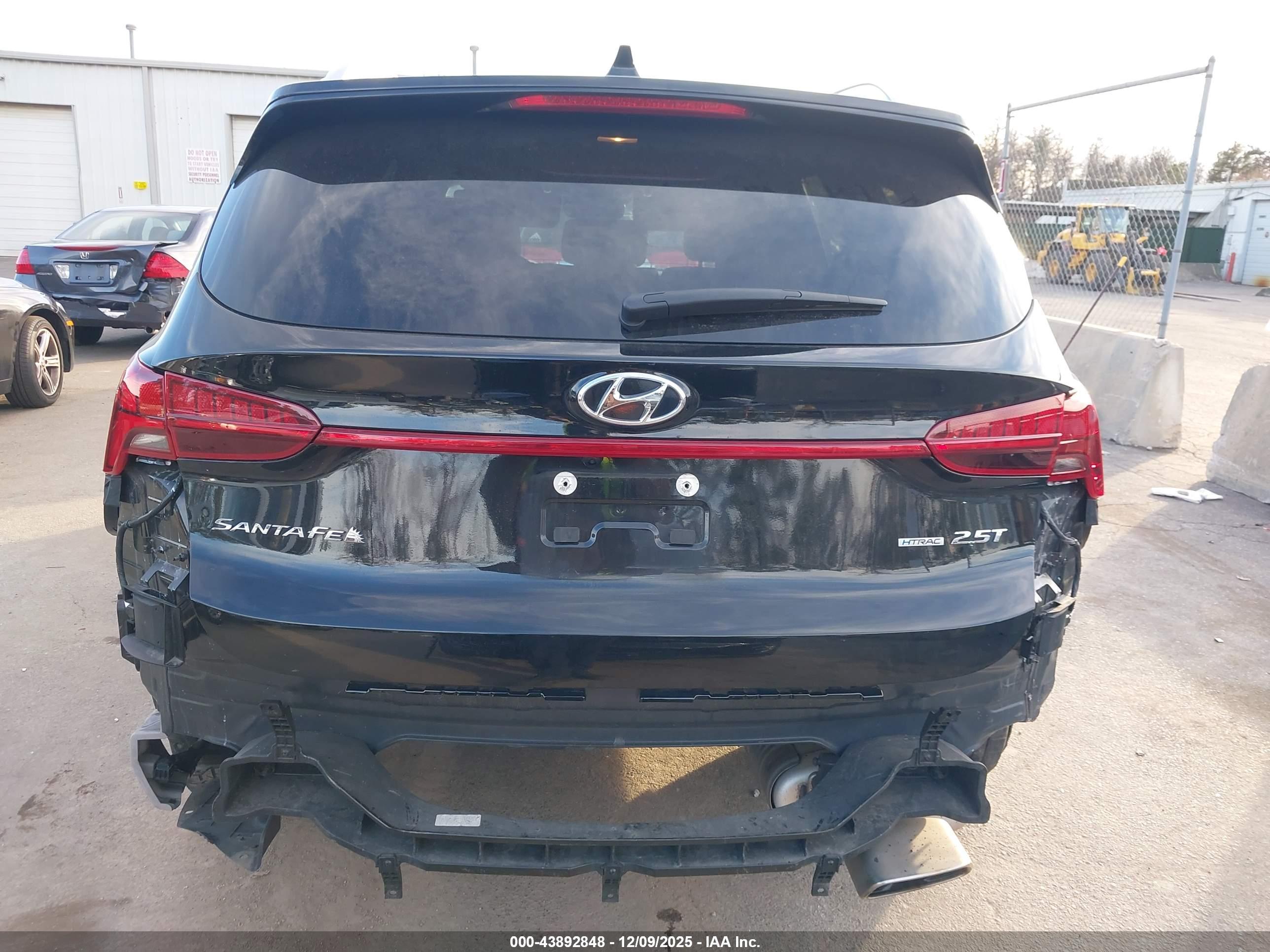 HYUNDAI SANTA image 6