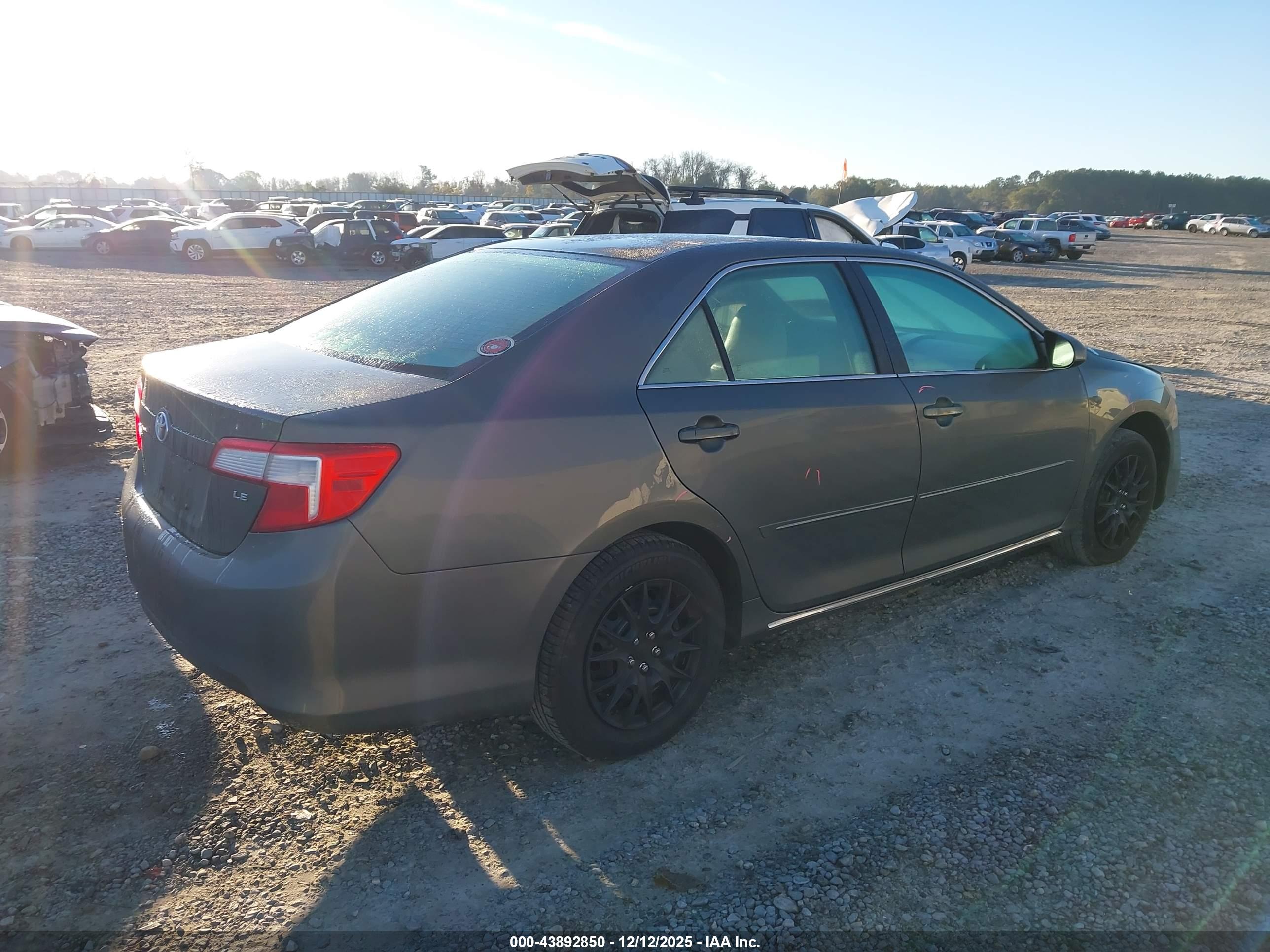 TOYOTA CAMRY image 4