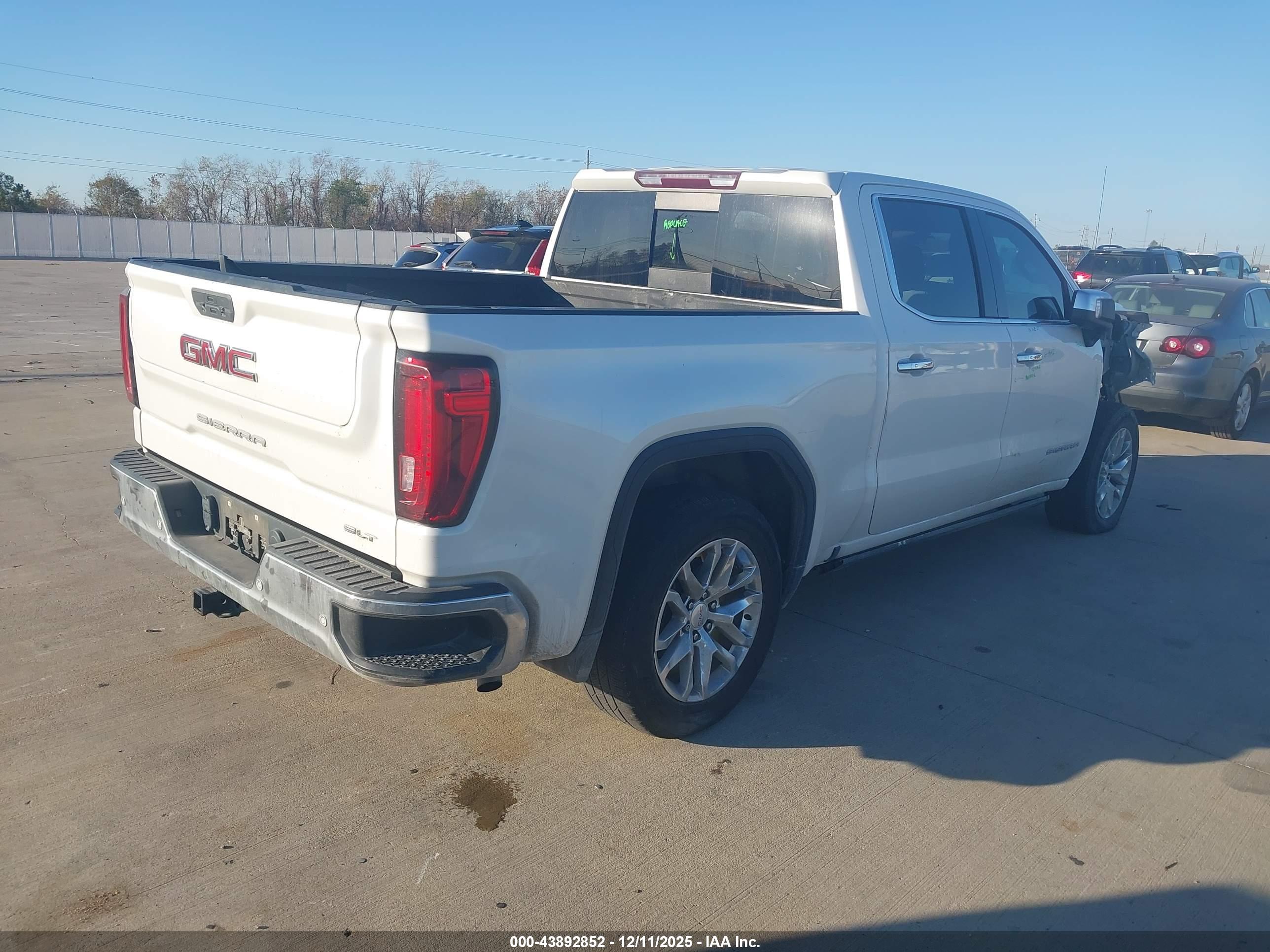 GMC SIERRA image 4