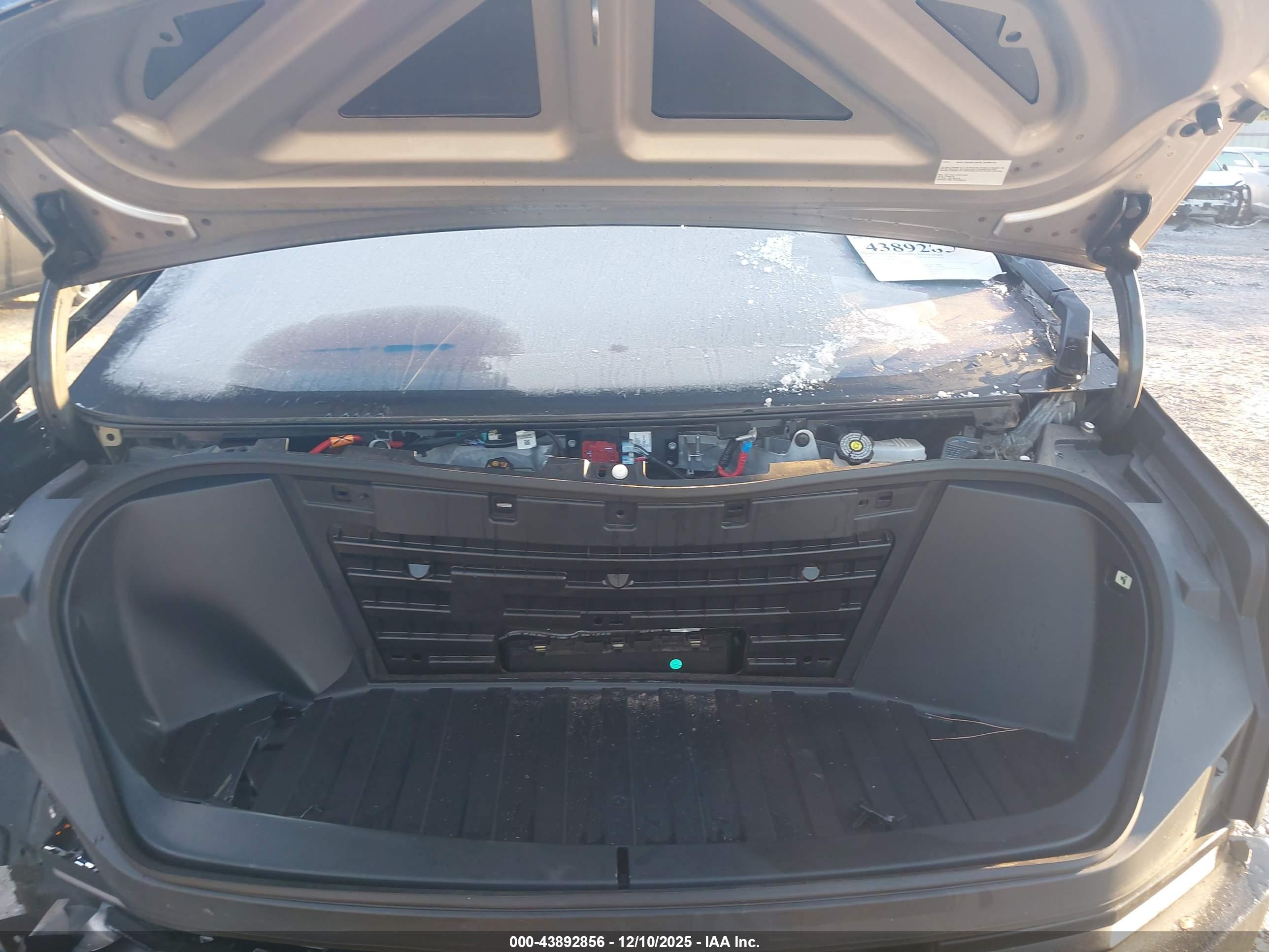 TESLA CYBERTRUCK image 10