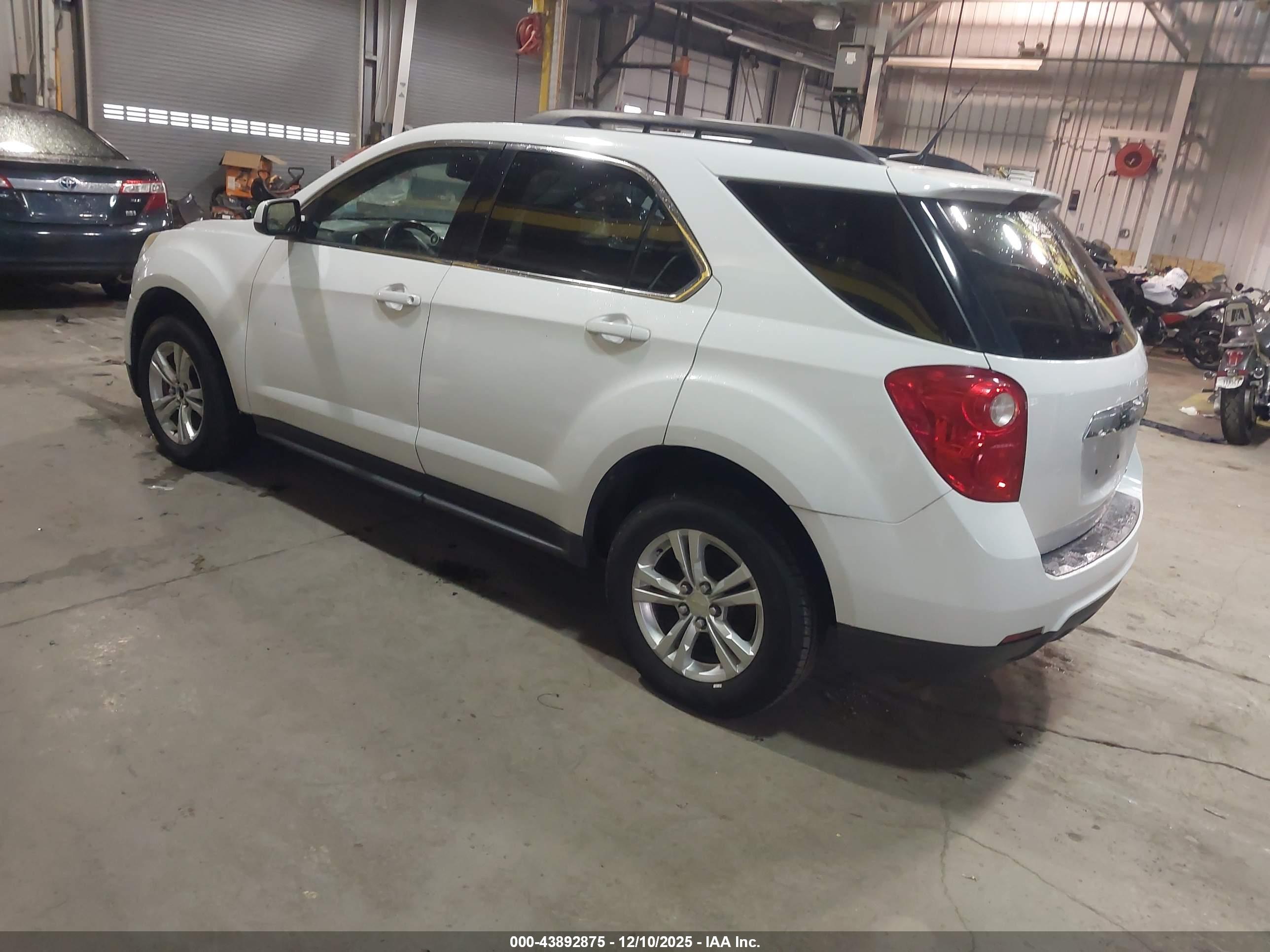 CHEVROLET EQUINOX image 3