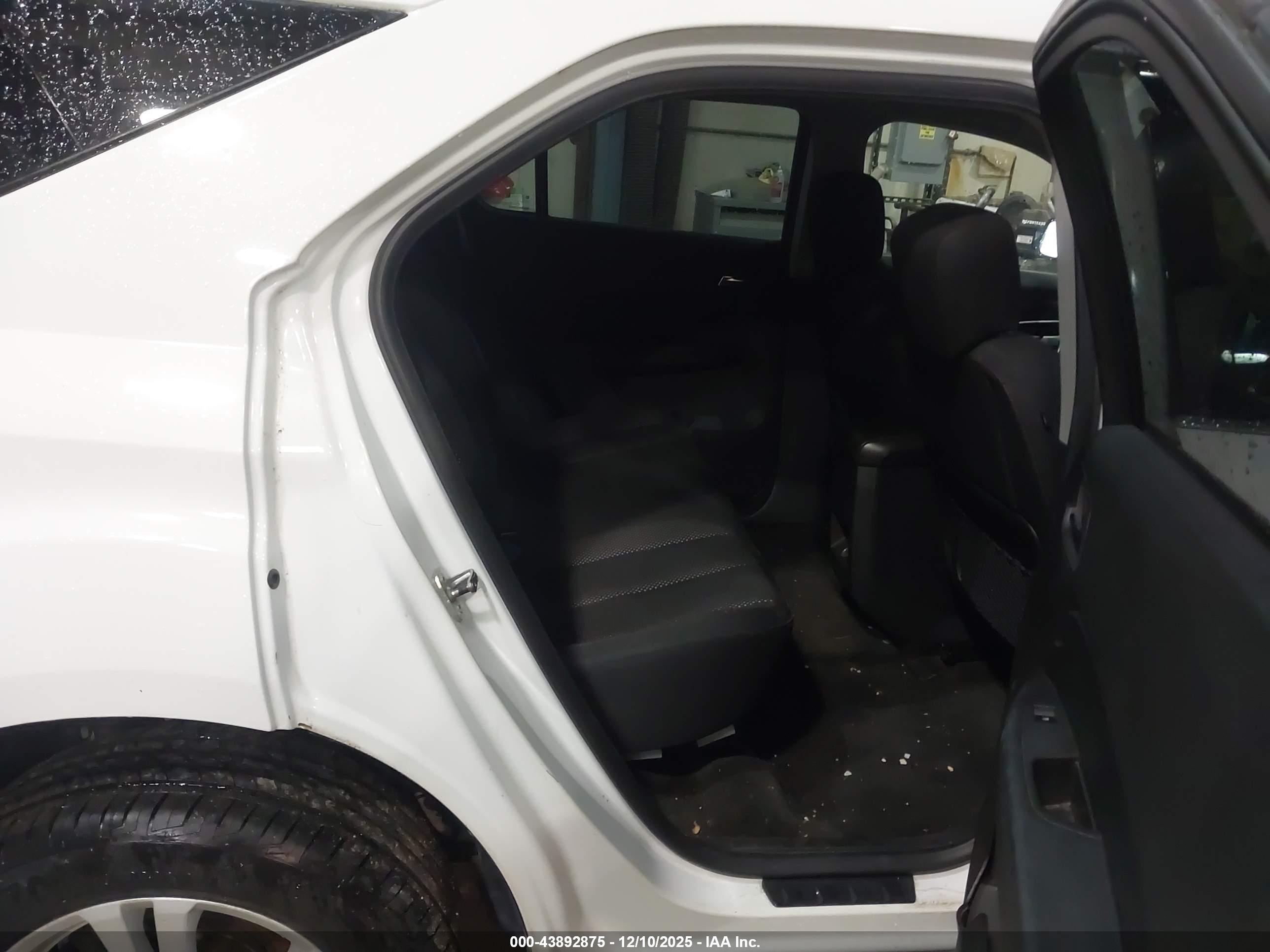 CHEVROLET EQUINOX image 8