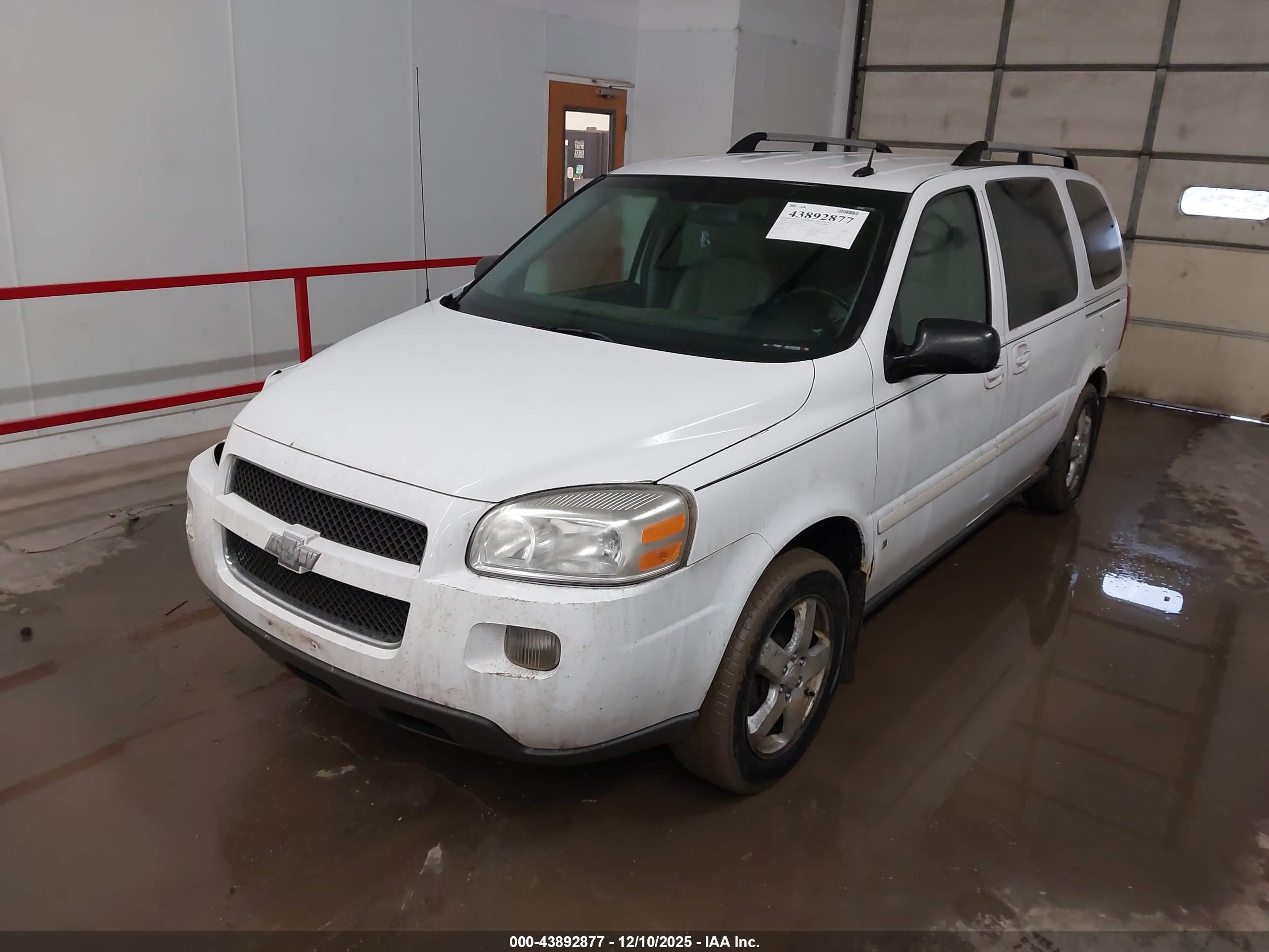CHEVROLET UPLANDER image 2