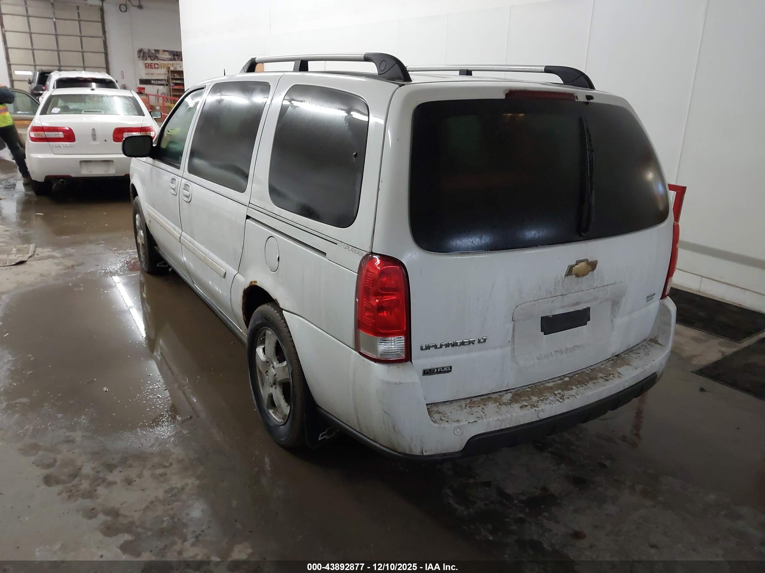 CHEVROLET UPLANDER image 3