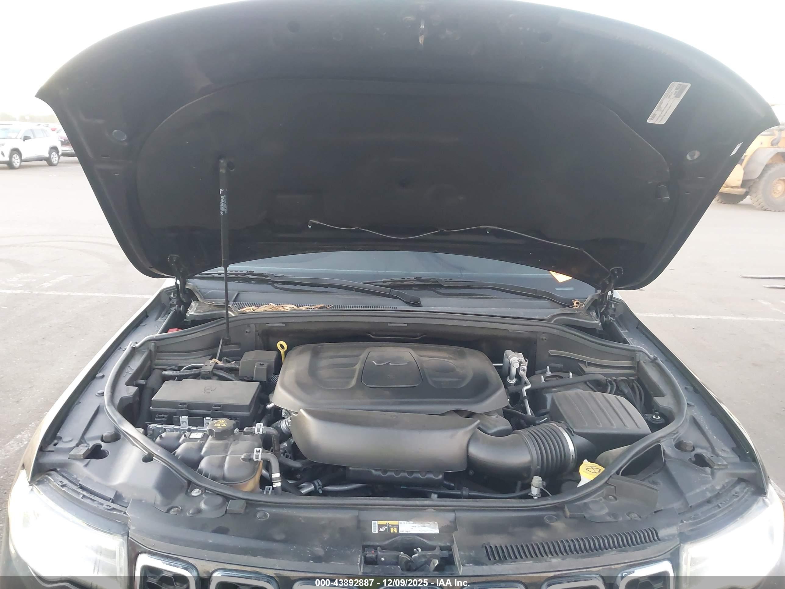 JEEP GRAND image 10