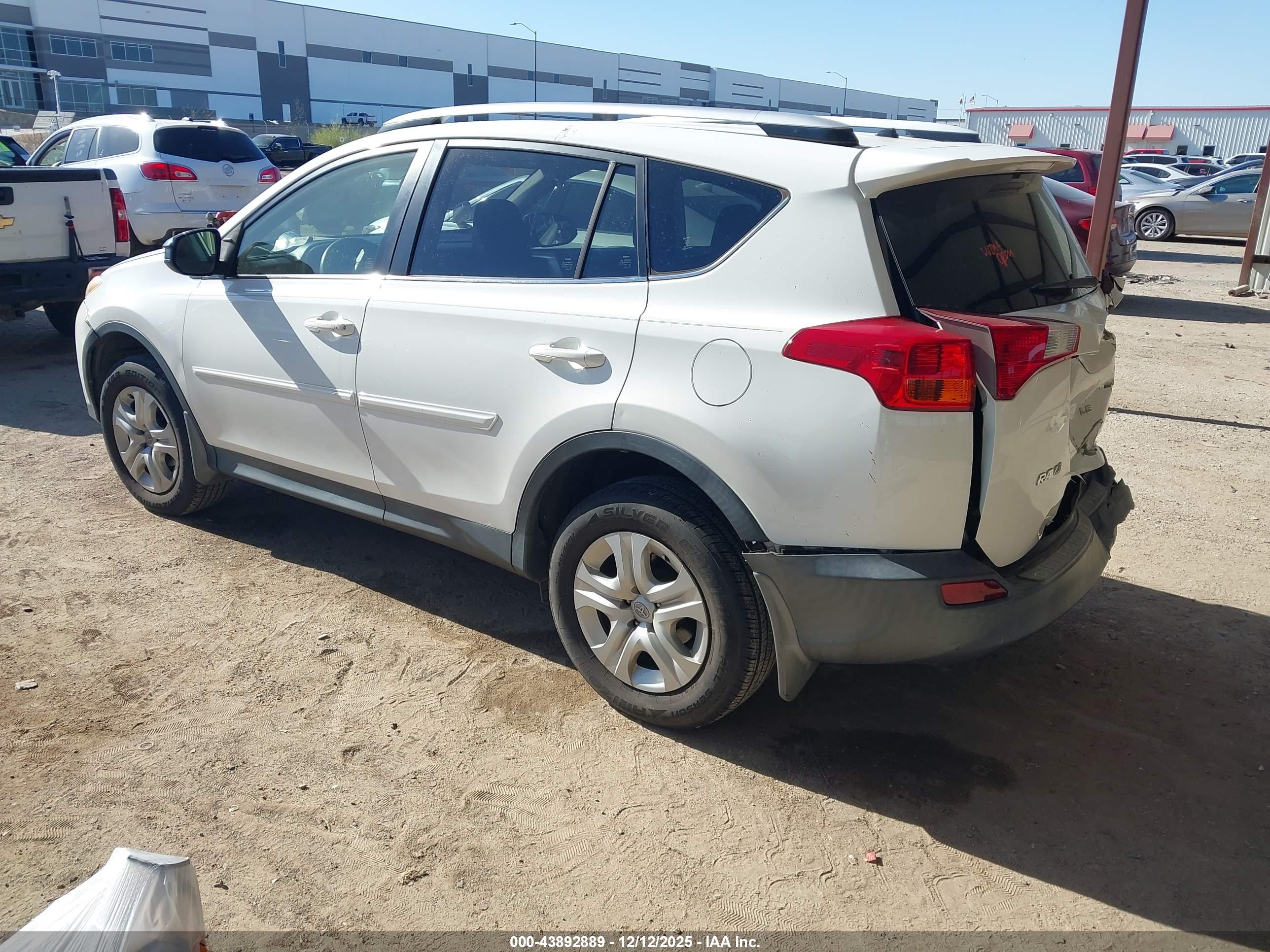 TOYOTA RAV4 image 3