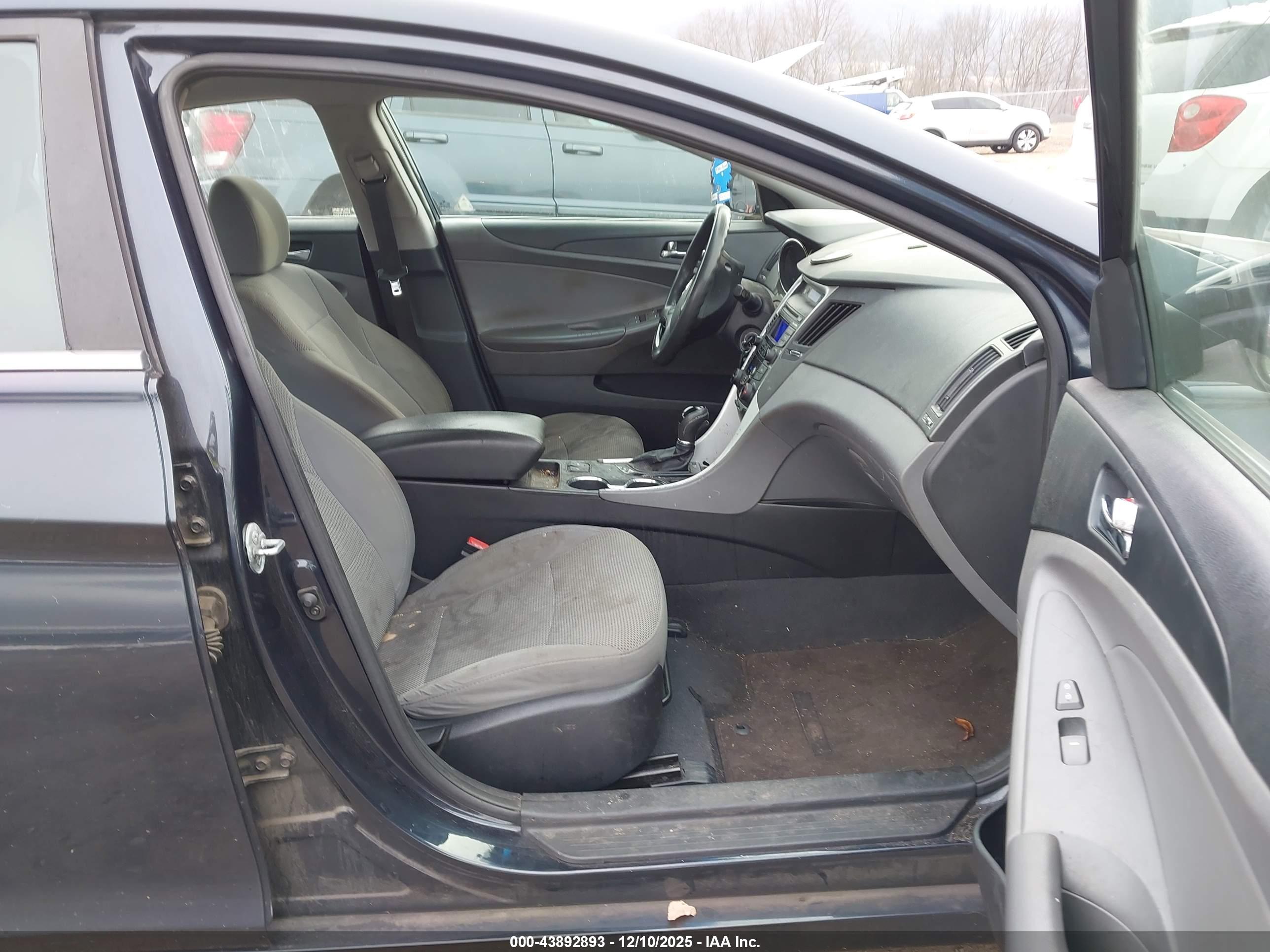 HYUNDAI SONATA image 5
