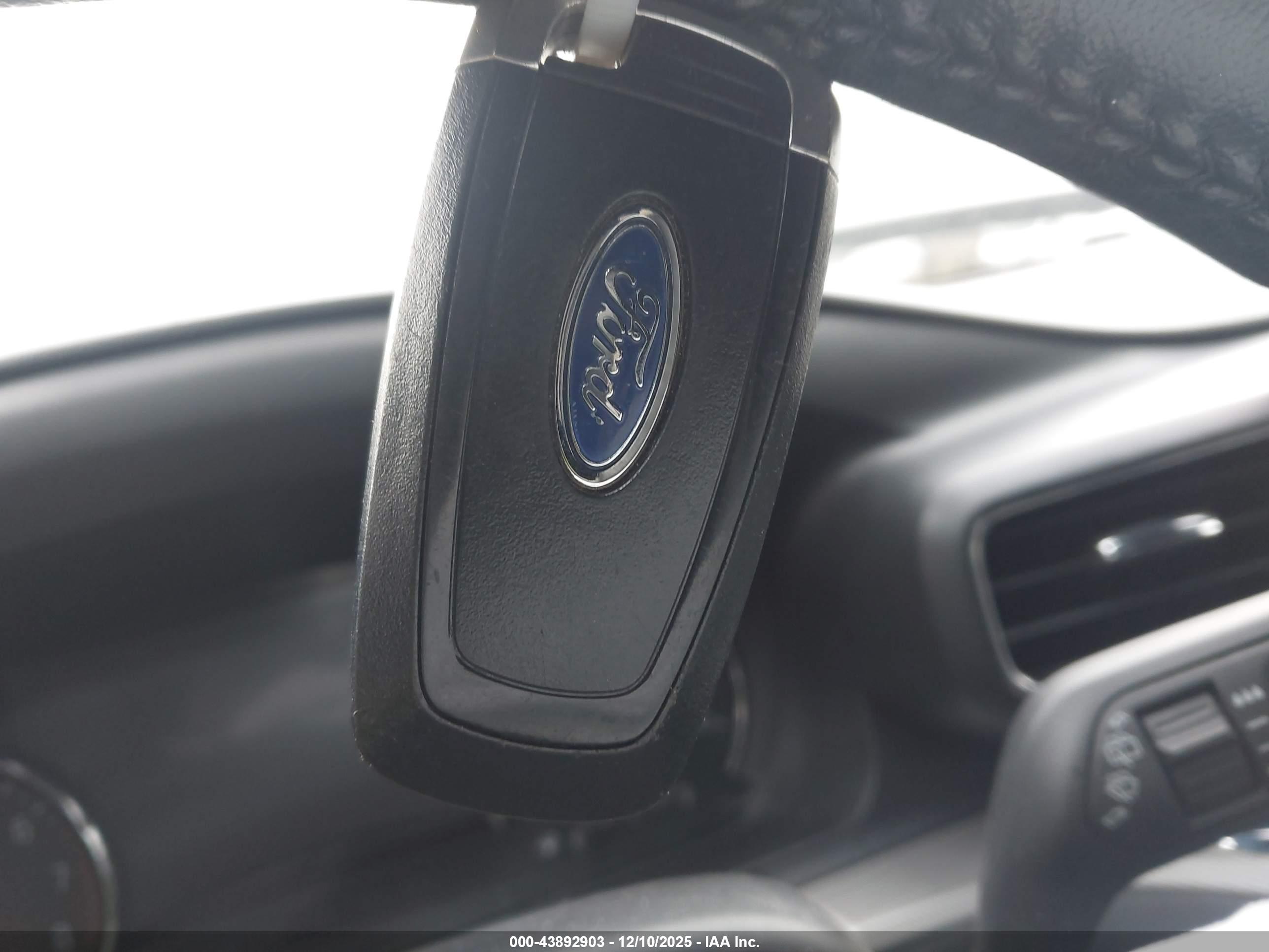 FORD EXPLORER image 11